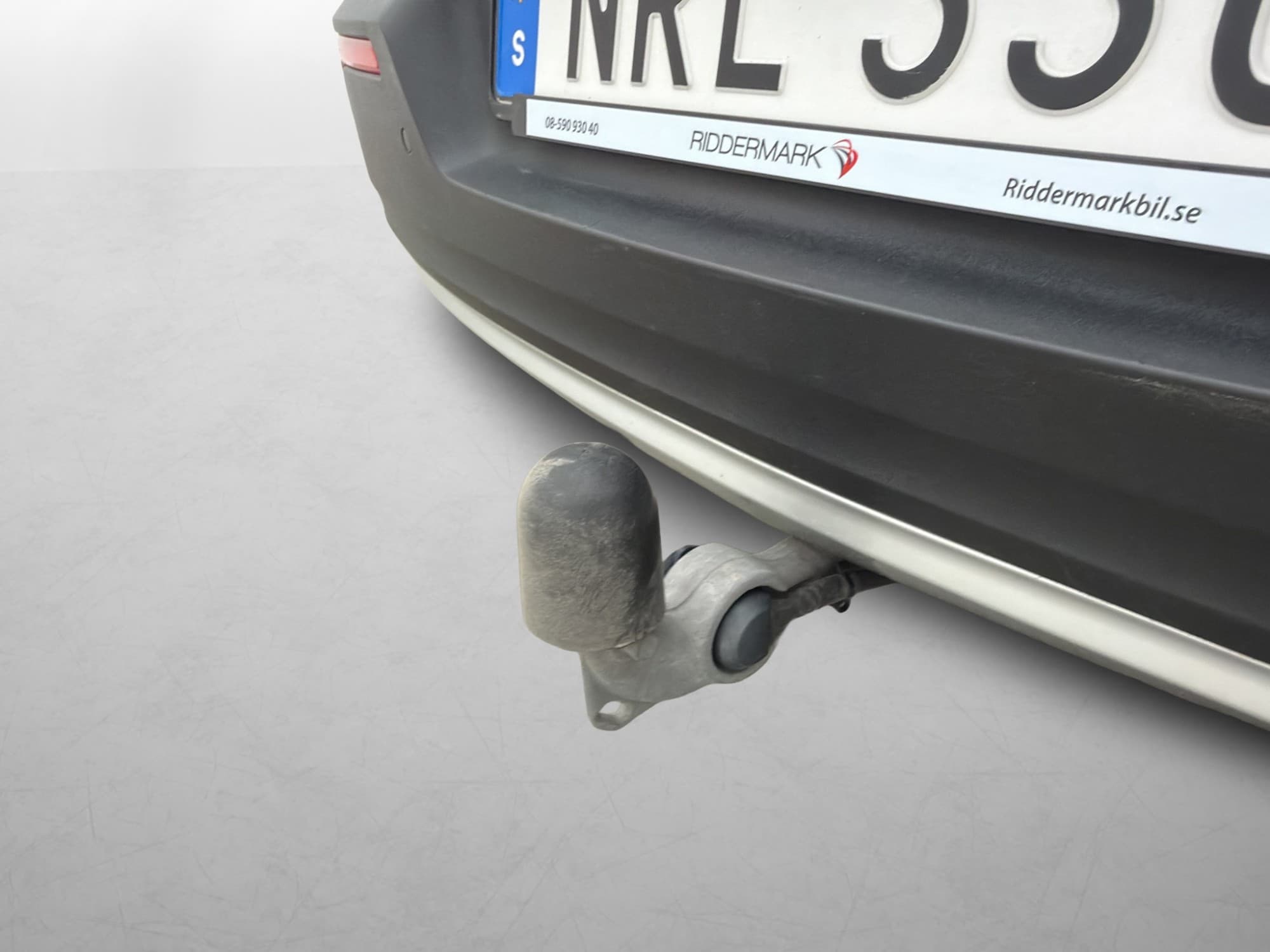Volvo XC40 D4 AWD 190hk Momentum VOC Värm Kamera Skinn Drag