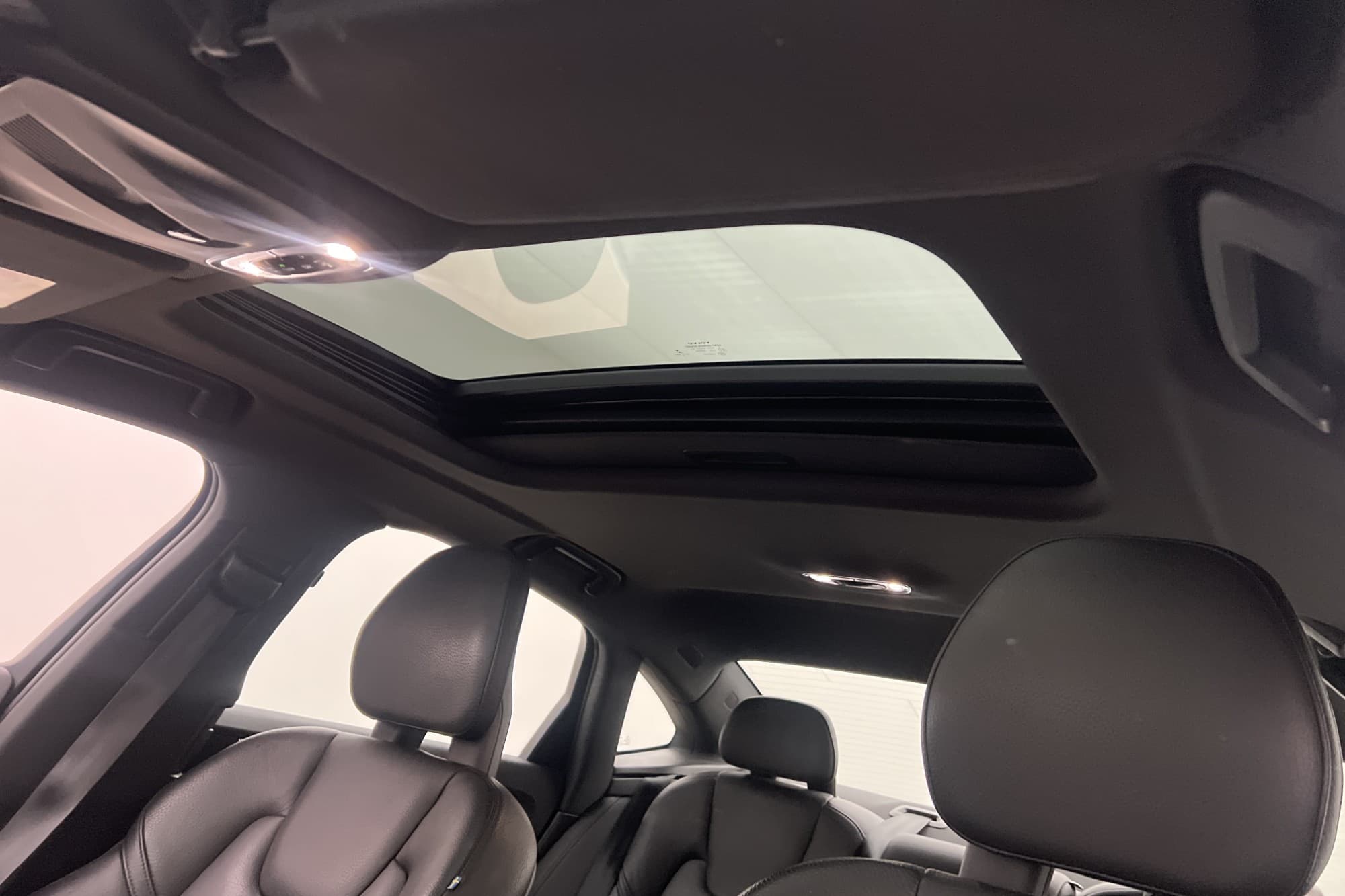 Volvo S90 T8 AWD Inscription Taklucka VOC Kamera Skinn Drag