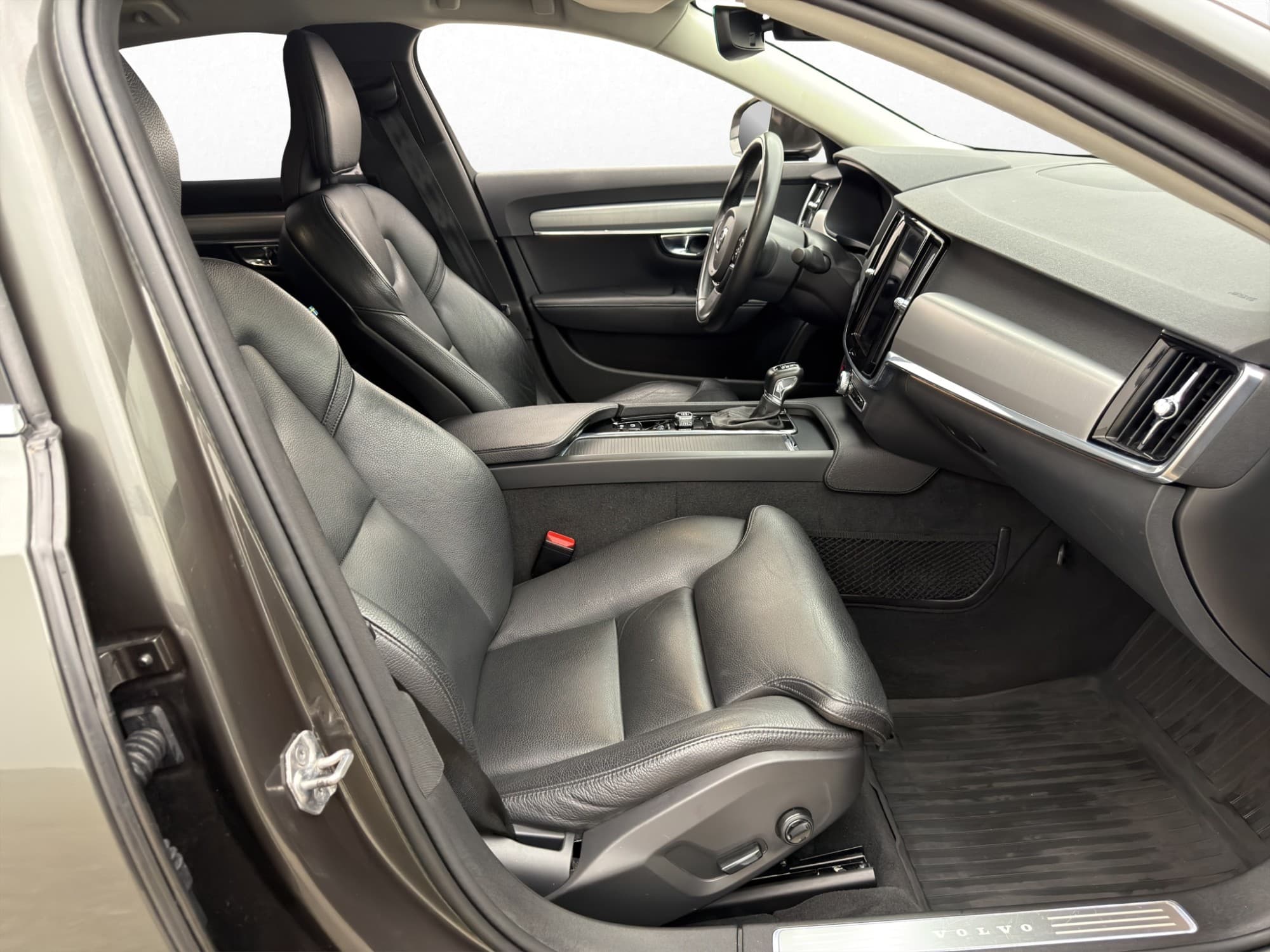 Volvo S90 D4 Momentum VOC Värmare Skinn Rattvärm Kamera Drag
