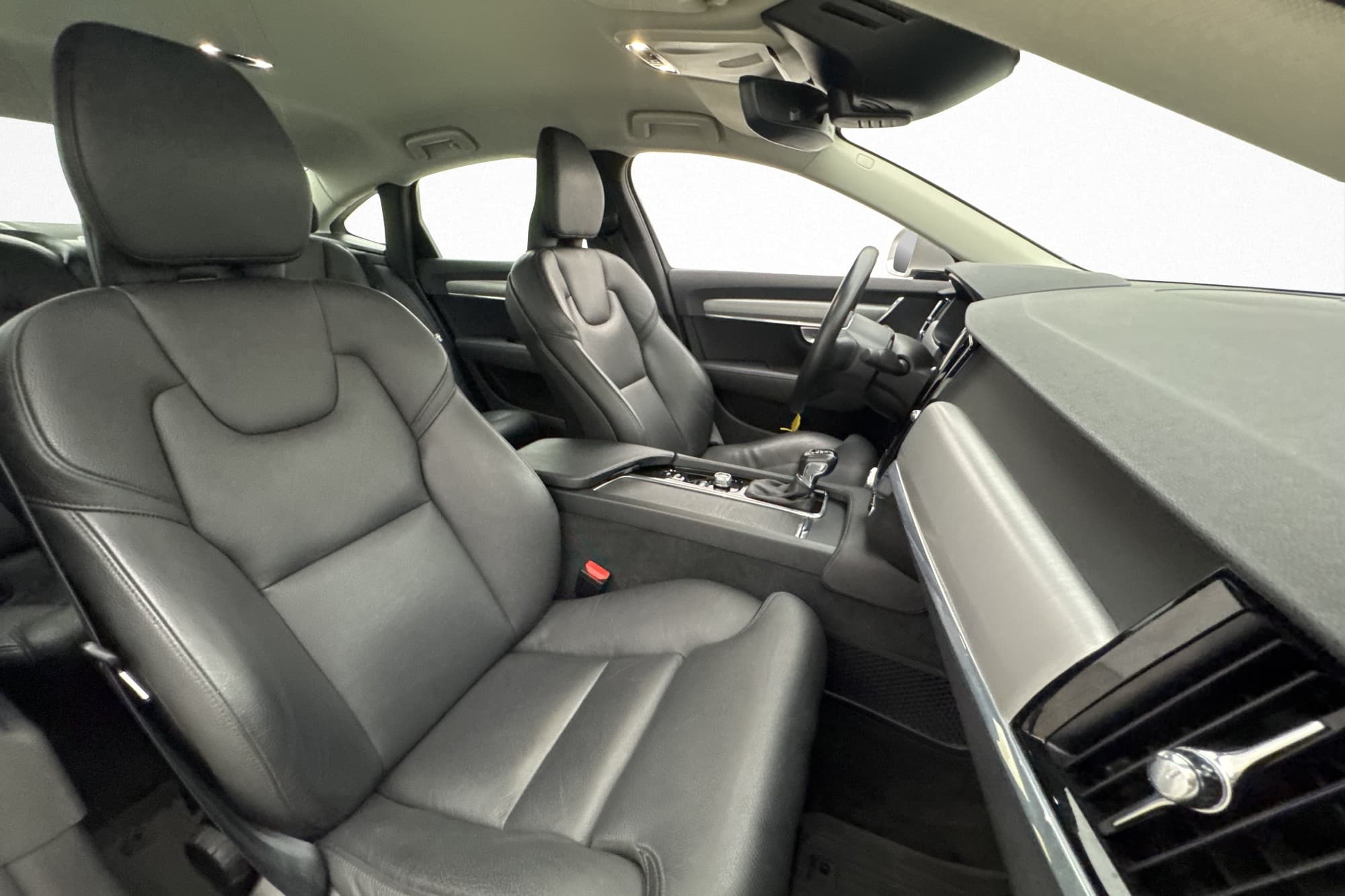 Volvo S90 D4 Advanced VOC Värmare Rattvärme CarPlay Skinn