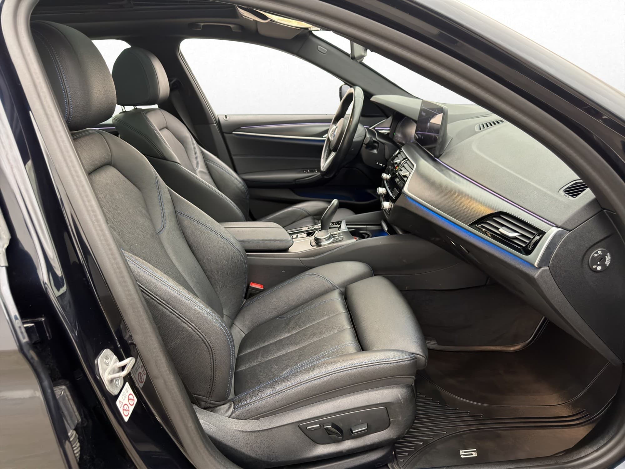 BMW 530 e xDrive M Sport Cockpit Pano Kamera Skinn HiFi Drag