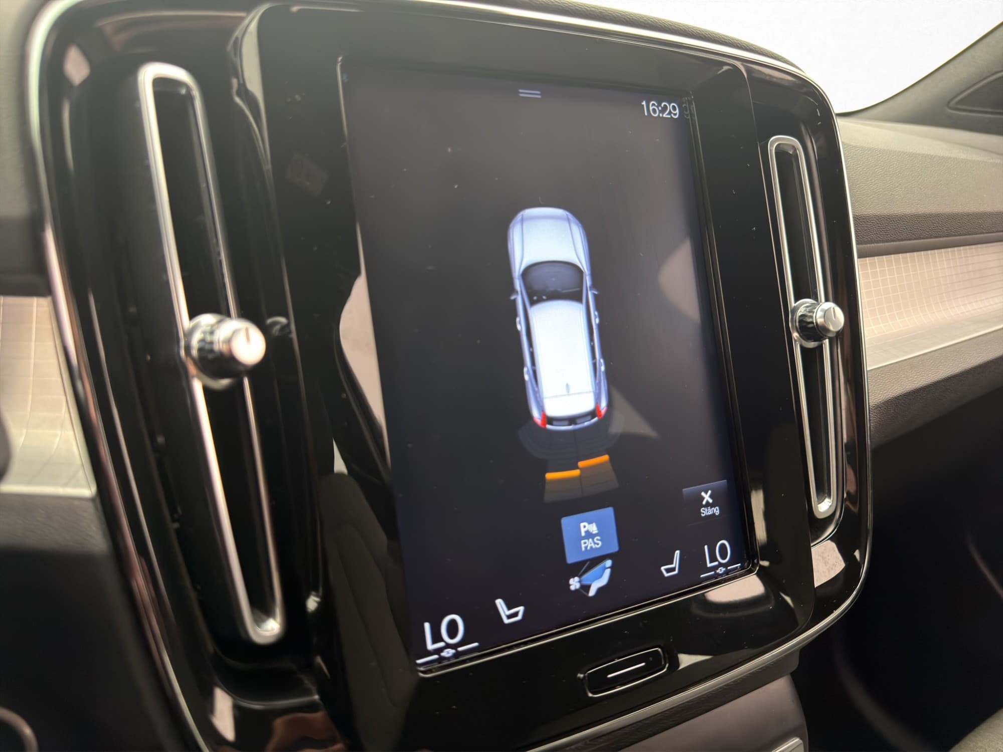 Volvo XC40 T2 192hk Momentum Advanced Drag Värmare CarPlay