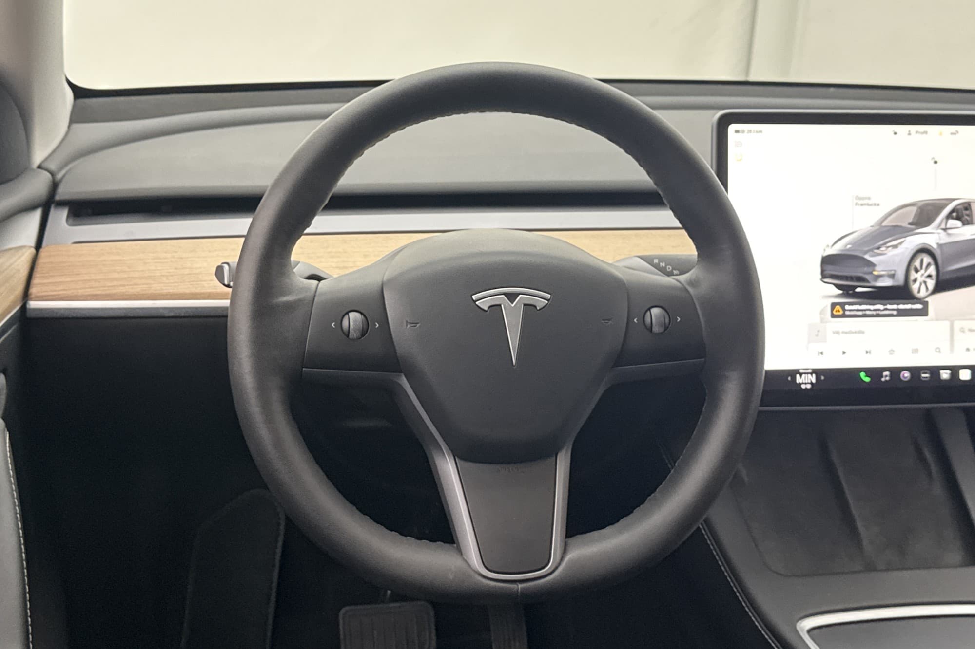 Tesla Model Y Long Range AWD Svensksåld Acceleration Boost