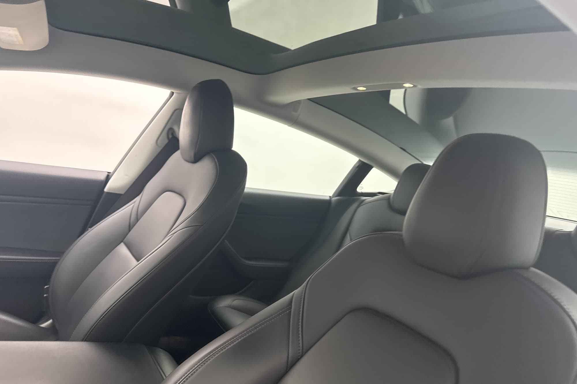 Tesla Model 3 Standard Range Plus Svensksåld Autopilot Pano