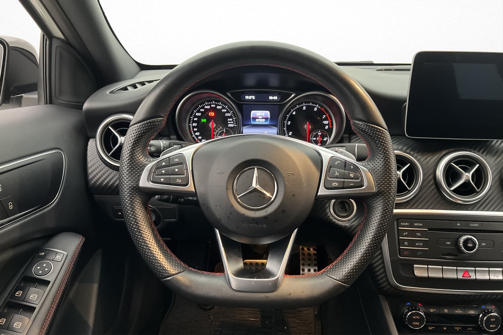 Mercedes-Benz A180 122hk AMG Sport Night Backkamera CarPlay