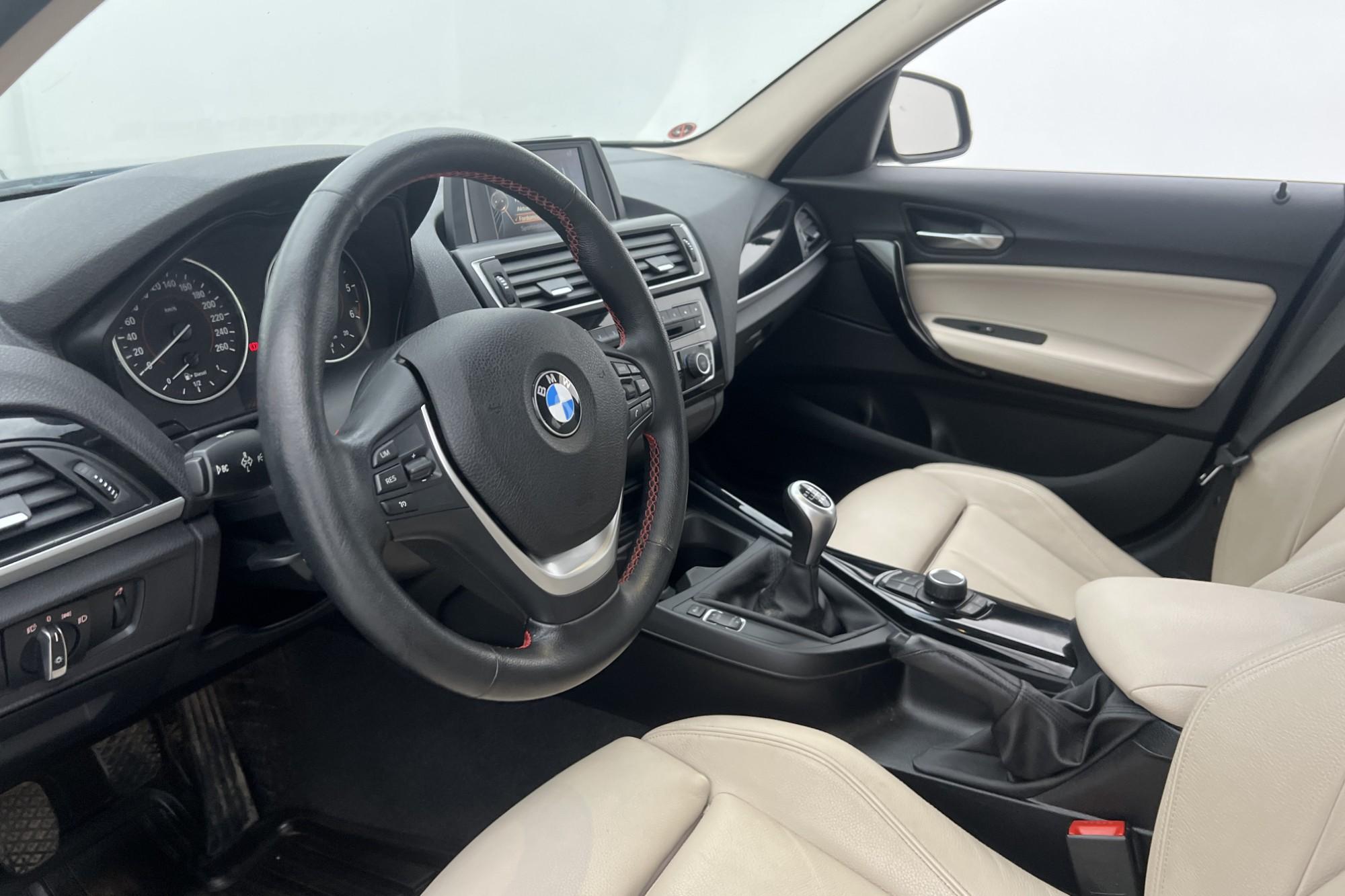 BMW 118 d xDrive Sport line Skinn Elstolar P-Sensorer