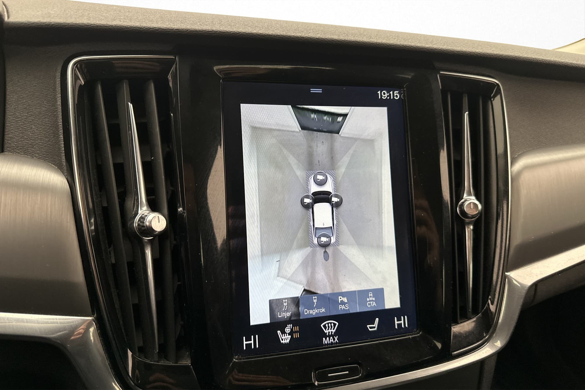 Volvo S90 D4 AWD Momentum VOC 360° Värmare HalvSkinn Drag