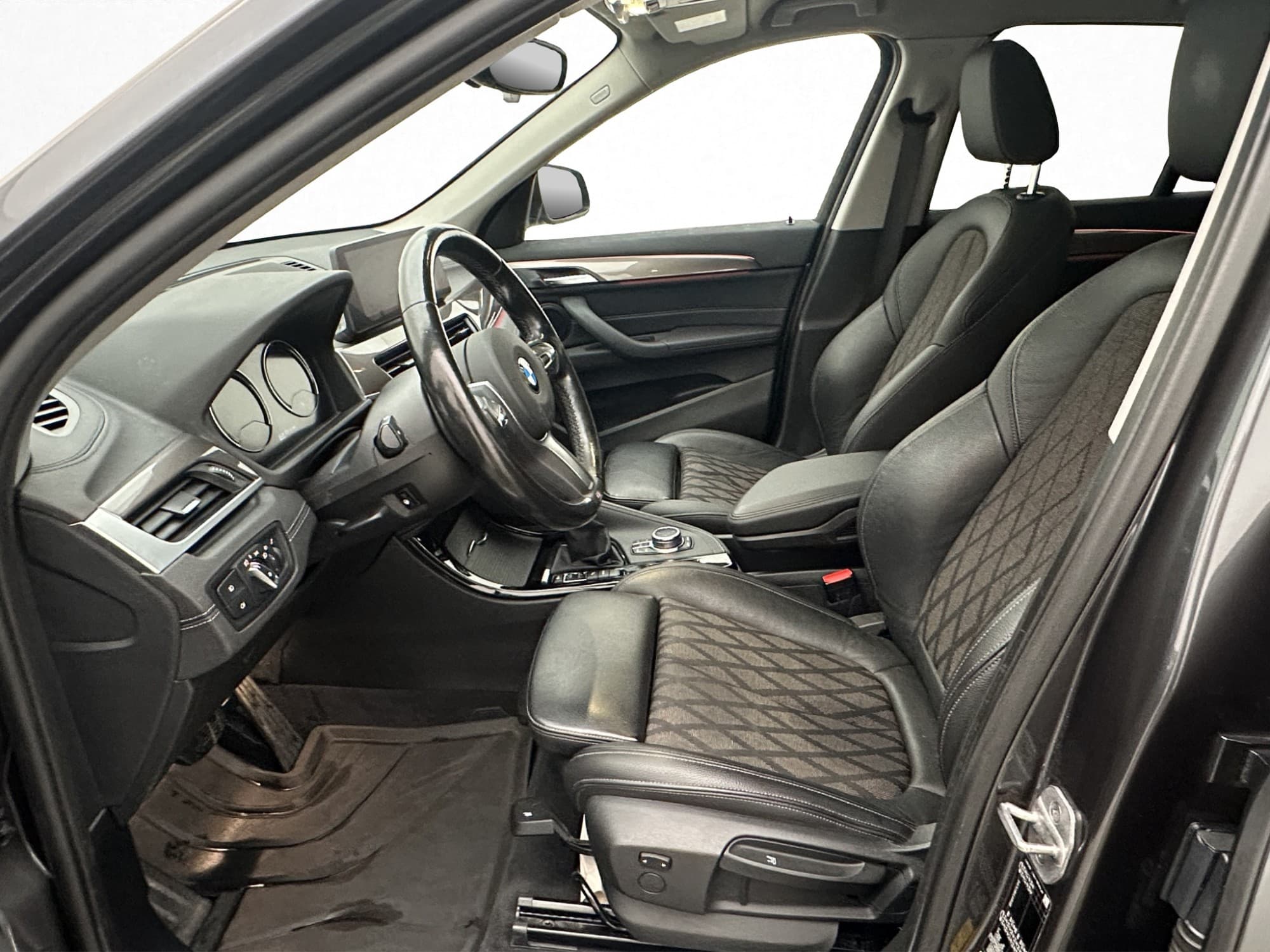 BMW X1 xDrive25e 220hk HuD B-Kamera Halvskinn Drag Navi