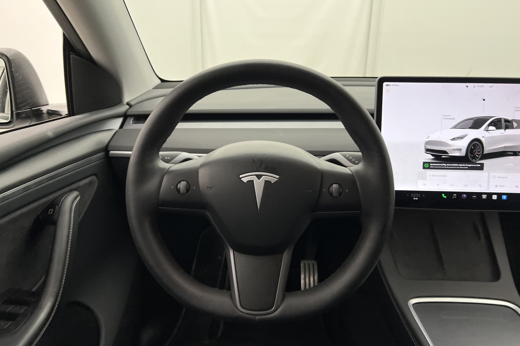 Tesla Model Y Long Range AWD Svensksåld Autopilot