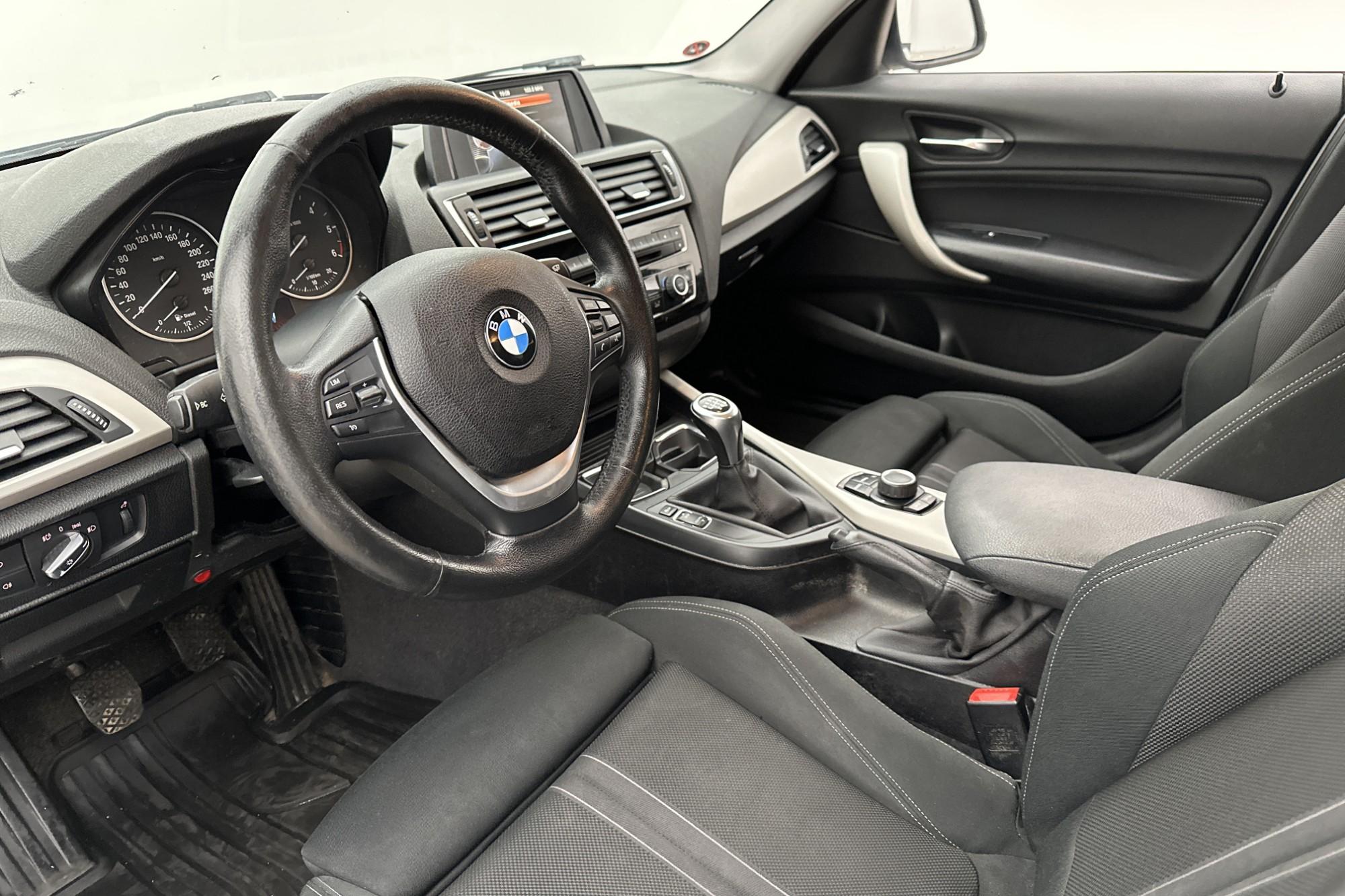 BMW 118 d xDrive 150hk Advantage Värmare HiFi Sensorer