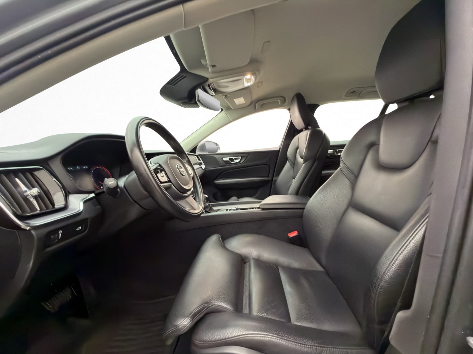 Volvo V60 D4 Momentum Skinn Kamera Värmare CarPlay Drag