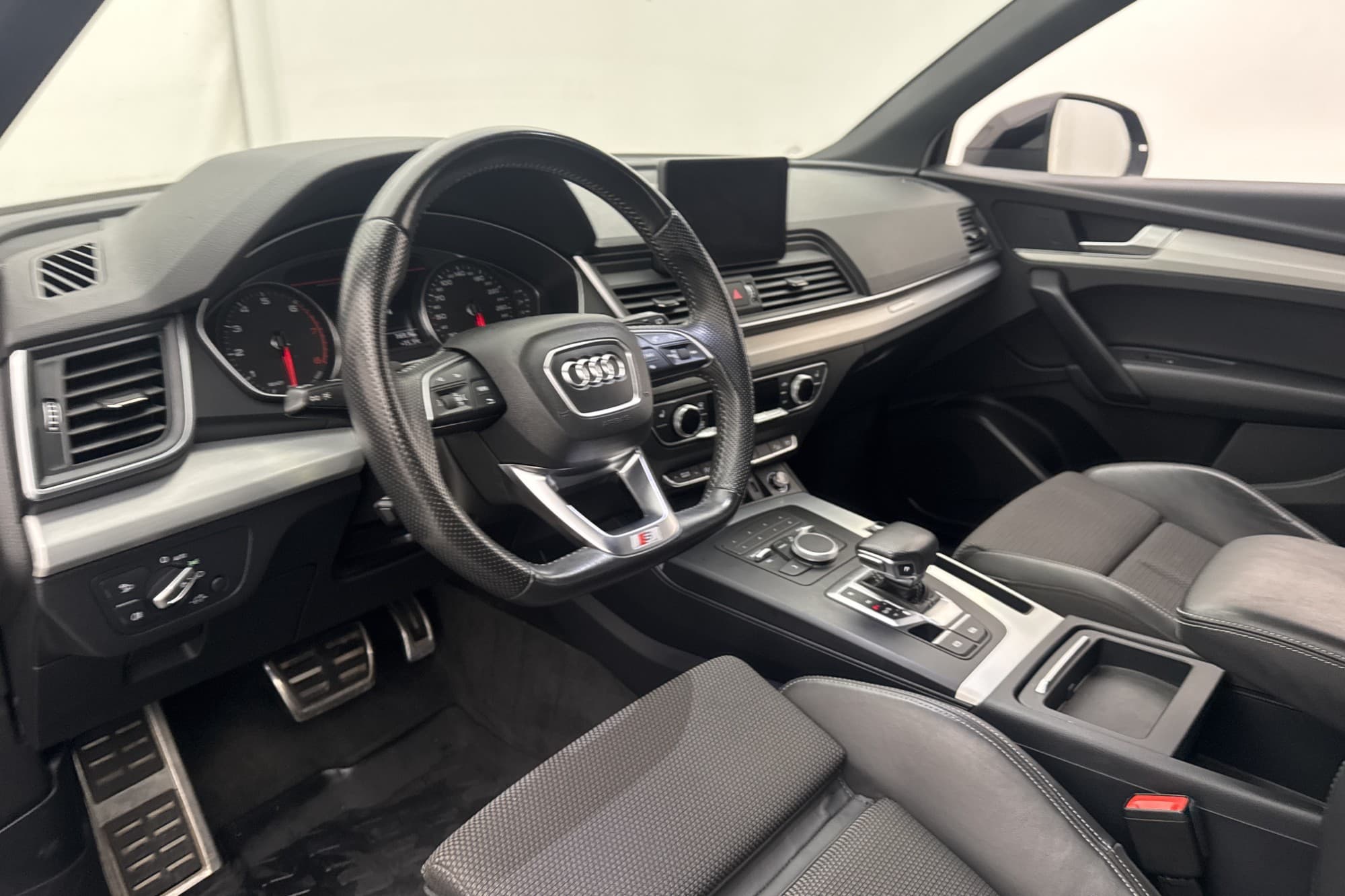 Audi Q5 2.0 TFSI Q 252hk S-Line Värmare Halvskinn Dragkrok