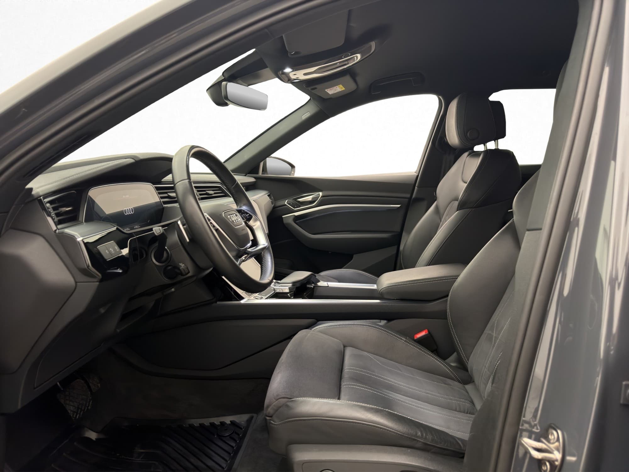 Audi Q8 55 e-tron Quattro 408hk Luftfjädring Dragkrok Kamera
