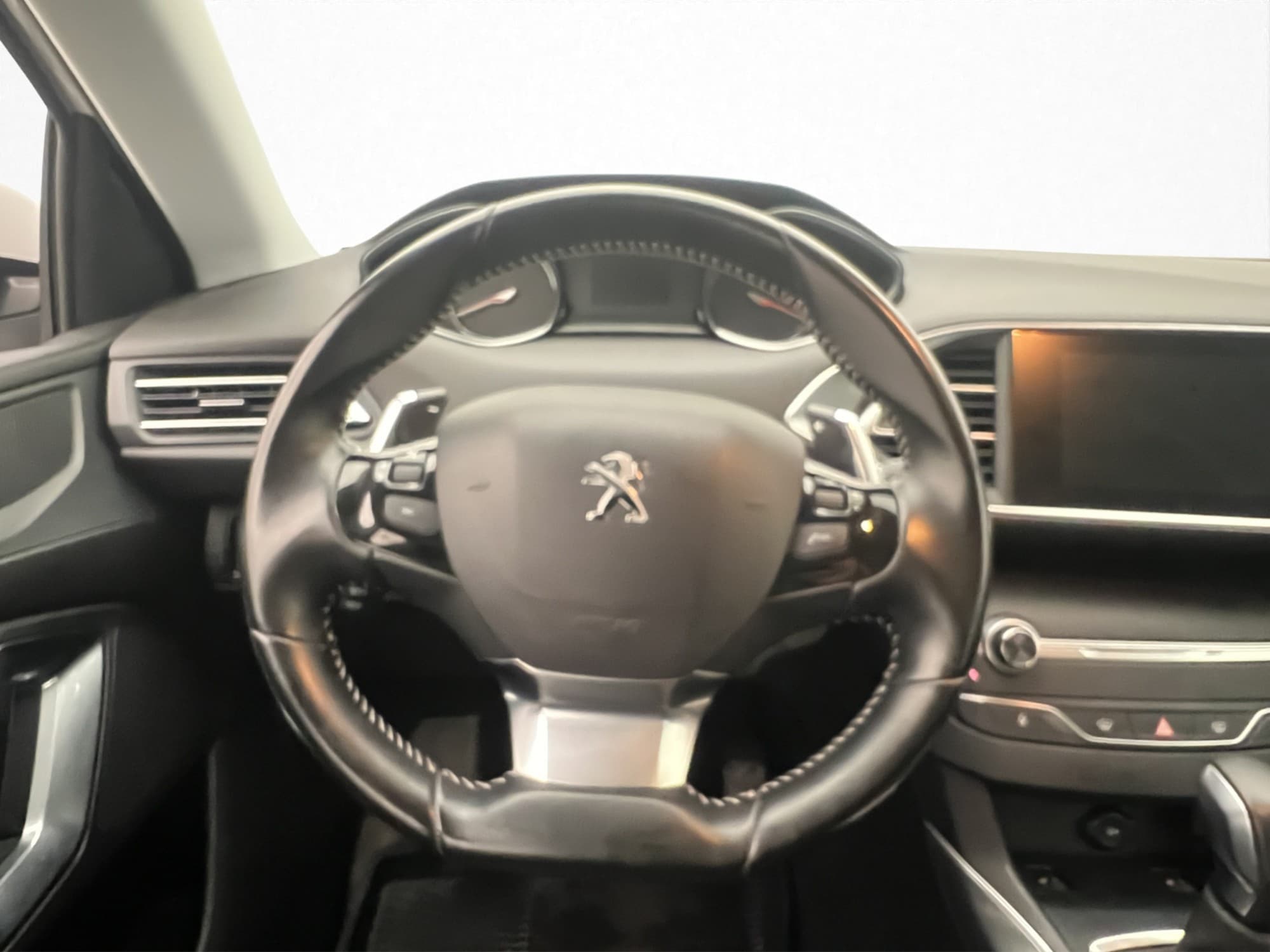 Peugeot 308 131hk Active M&K-Värmare P-Sensorer Farthållare