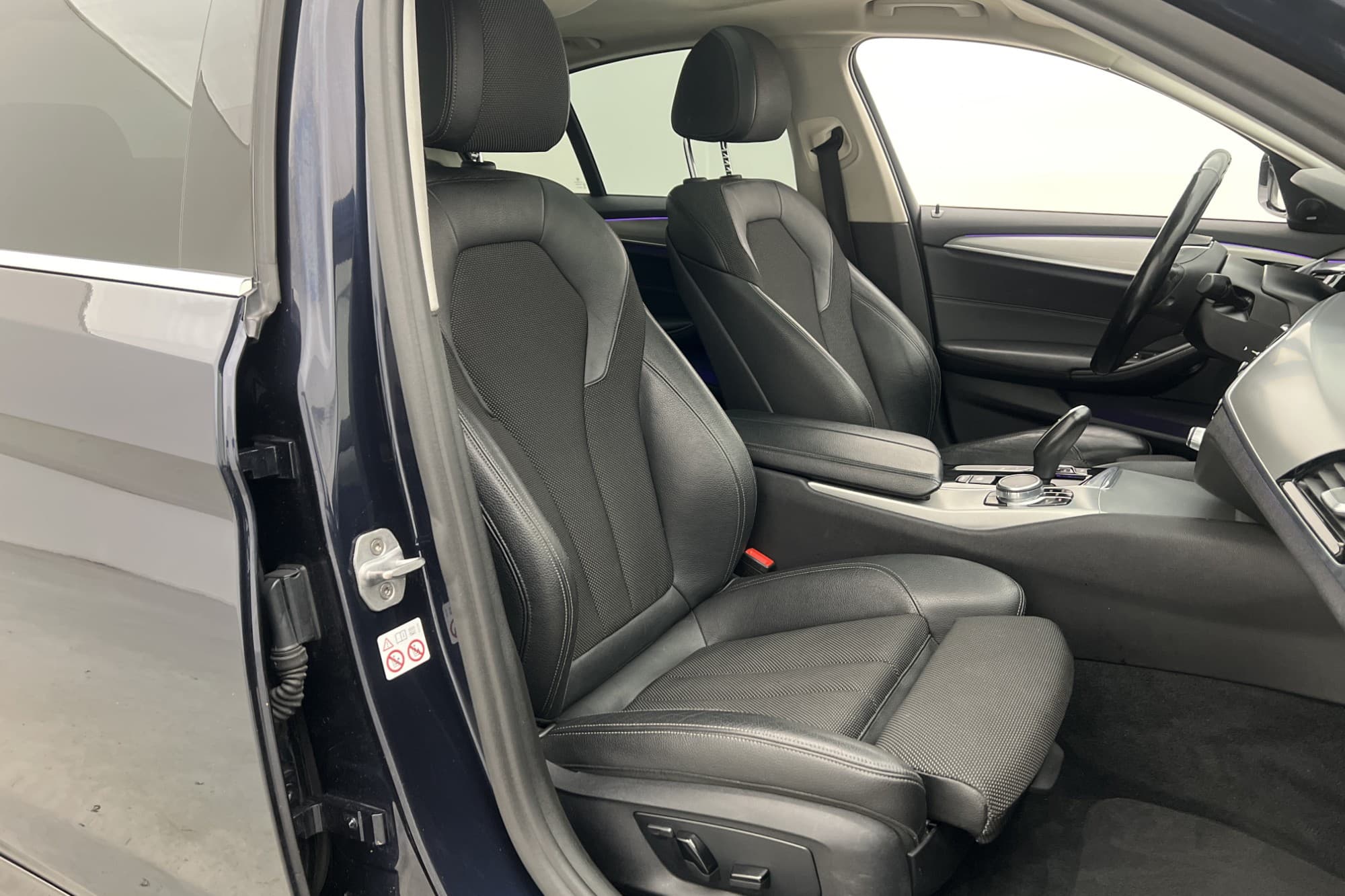 BMW 530e Sedan 252hk Sport line Taklucka Kamera Rattvärme