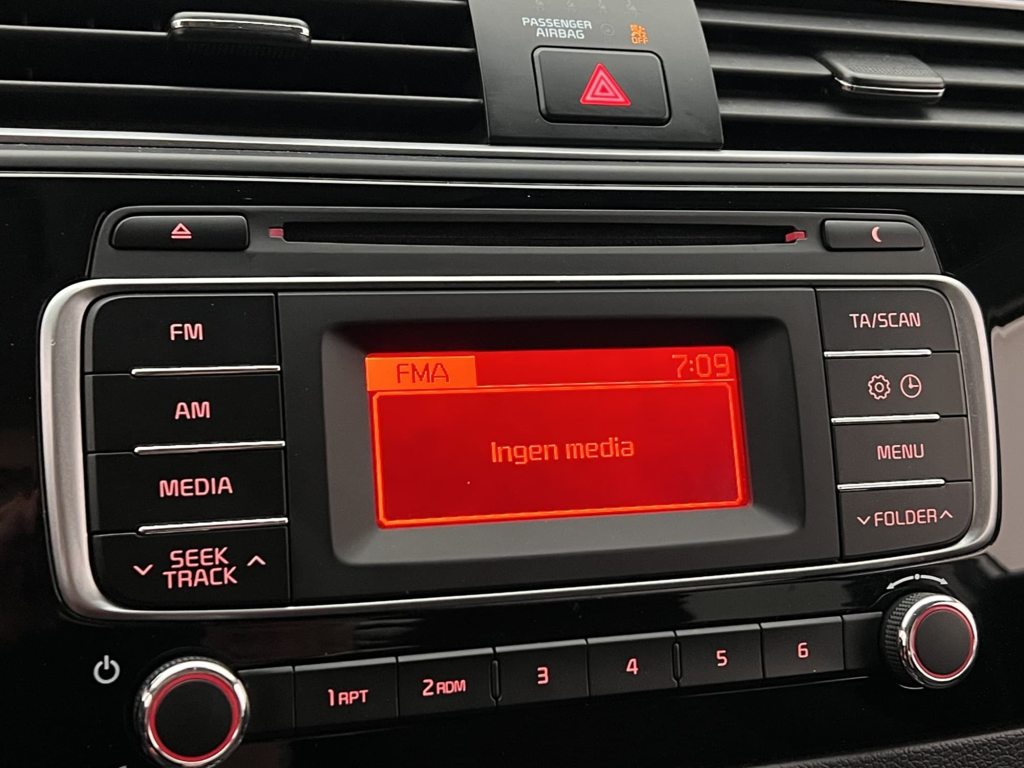 Kia Rio 5-dörrar 1.4 CVVT 109hk 2-brukare Rattvärme