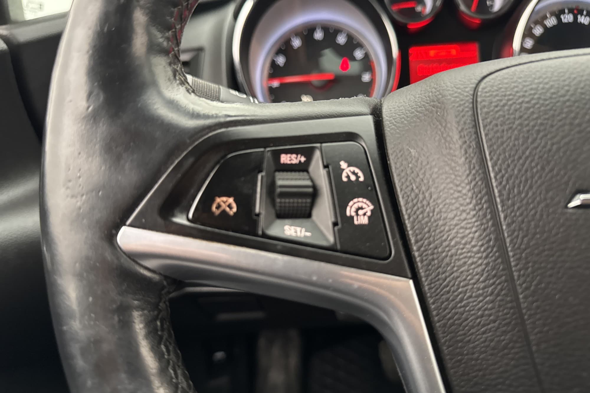 Opel Astra 1.4 Turbo 140hk Bluetooth Farthållare P-Sensorer