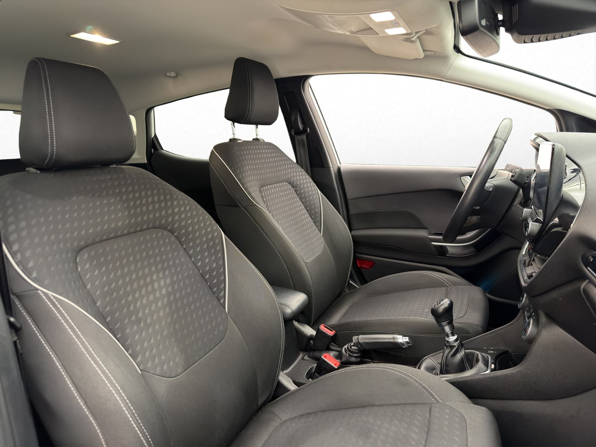 Ford Fiesta 1.0 100hk Titanium P-Sensorer Rattvärme Drag