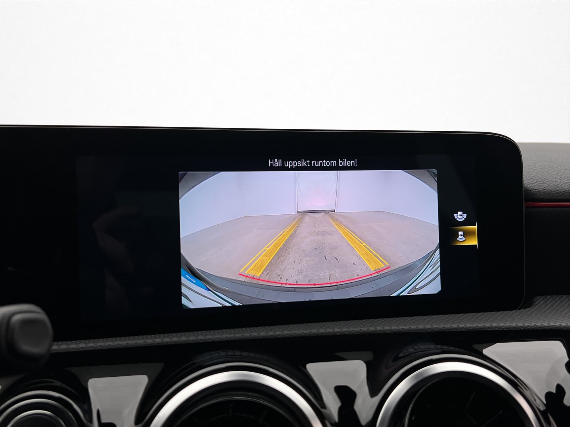 Mercedes-Benz A 250 e AMG Wide Kamera Sportstolar CarPlay