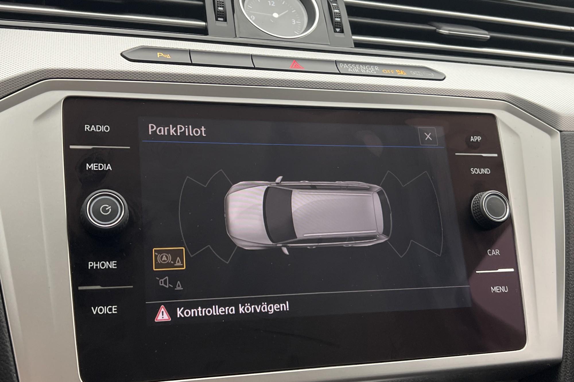 Volkswagen Passat 1.4 TSI 150hk Cockpit Sensorer CarPlay