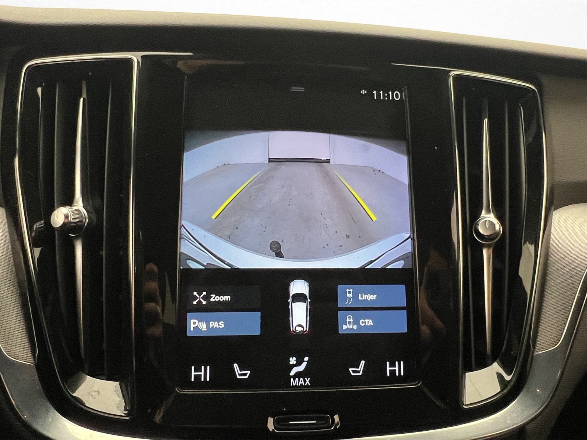 Volvo V60 Recharge T6 AWD R-Design P-Värm Skinn Kamera Drag