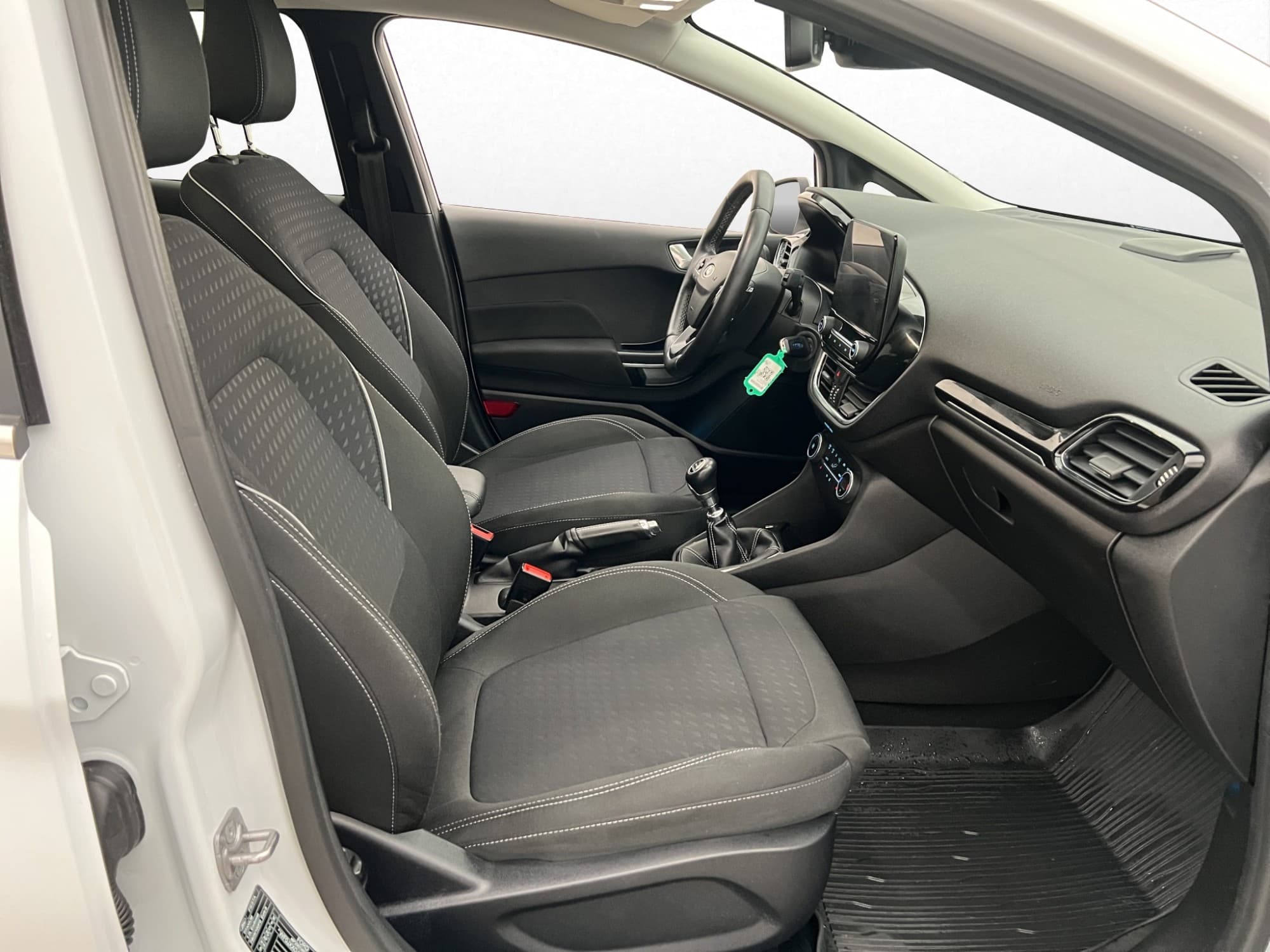 Ford Fiesta 1.0 100hk Titanium Navi P-Sensorer Rattvärme