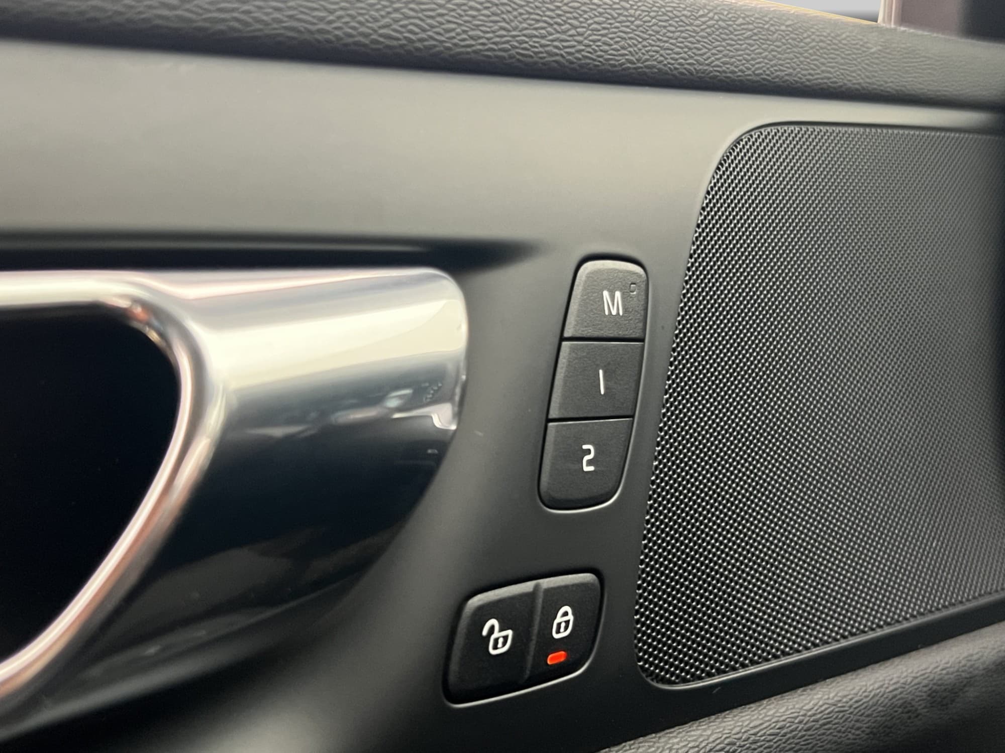Volvo V60 D4 190hk Momentum Drag Värmare CarPlay Minnesstol