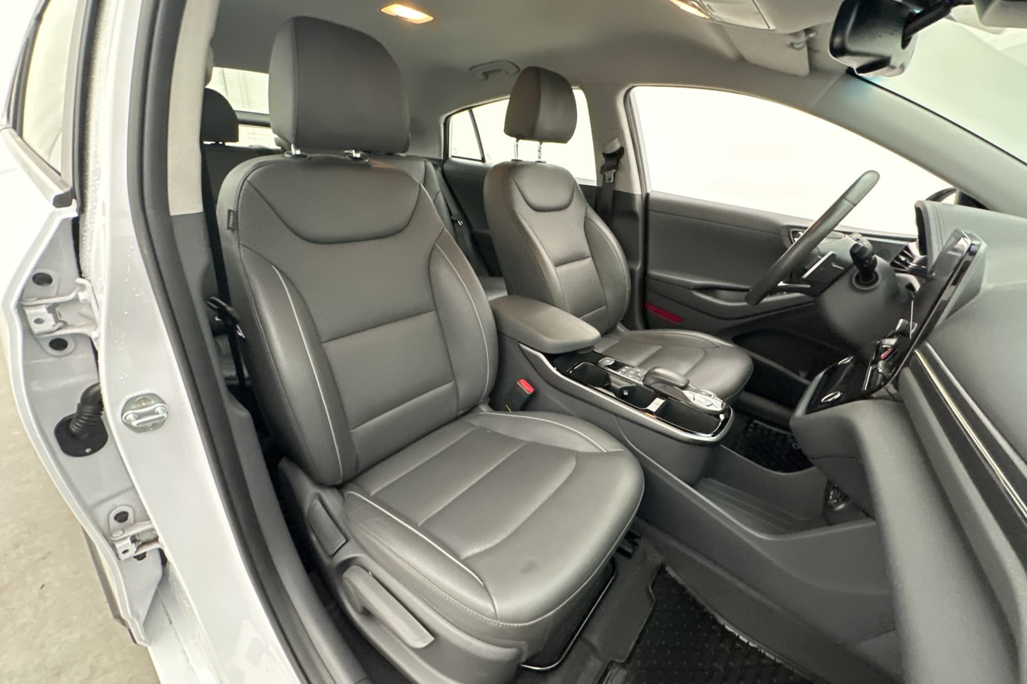 Hyundai Ioniq Electric 38.3 kWh Premium Plus Kamera Skinn