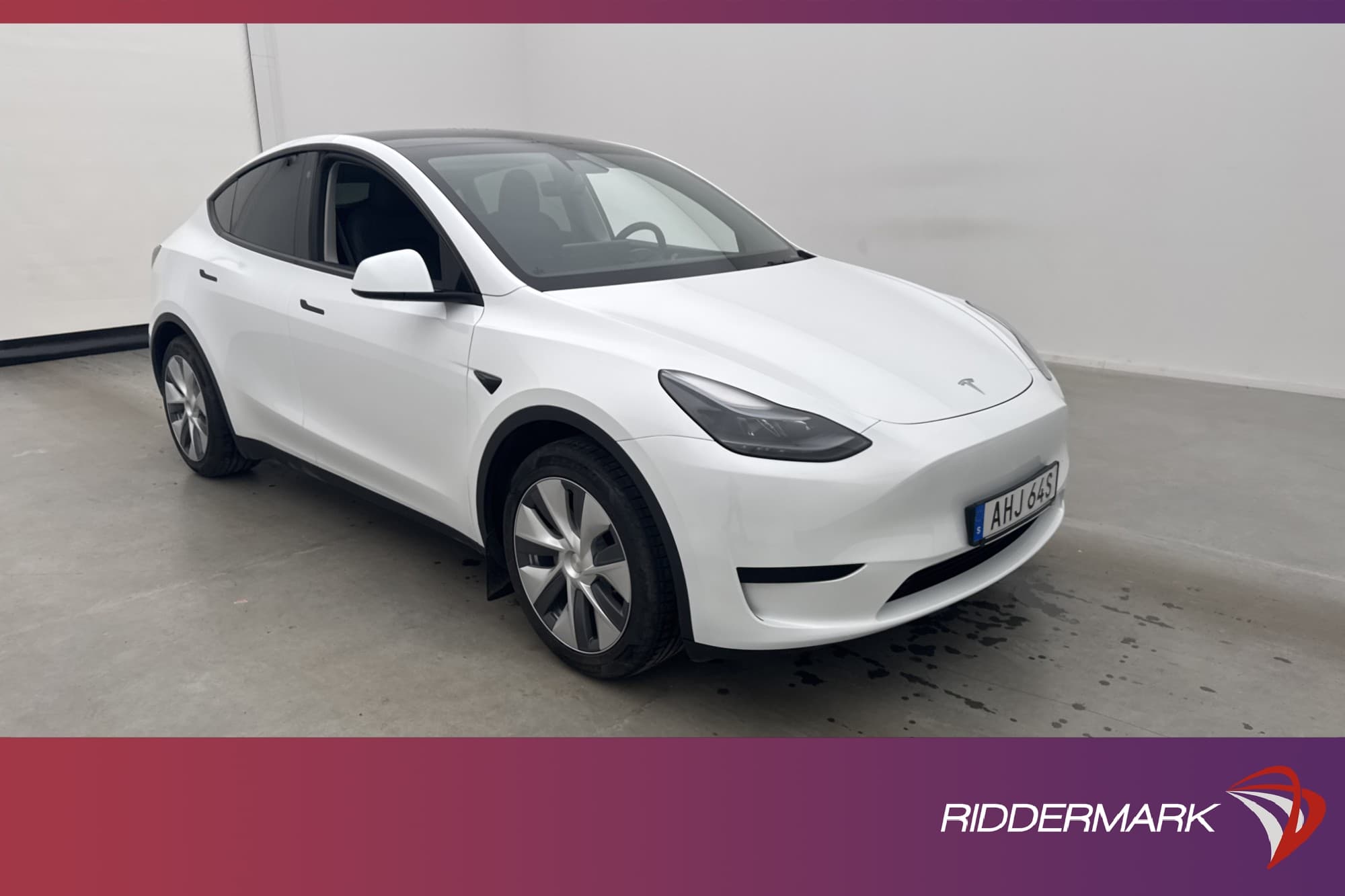 Tesla Model Y Standard Range RWD Svensksåld Rattvärme Drag