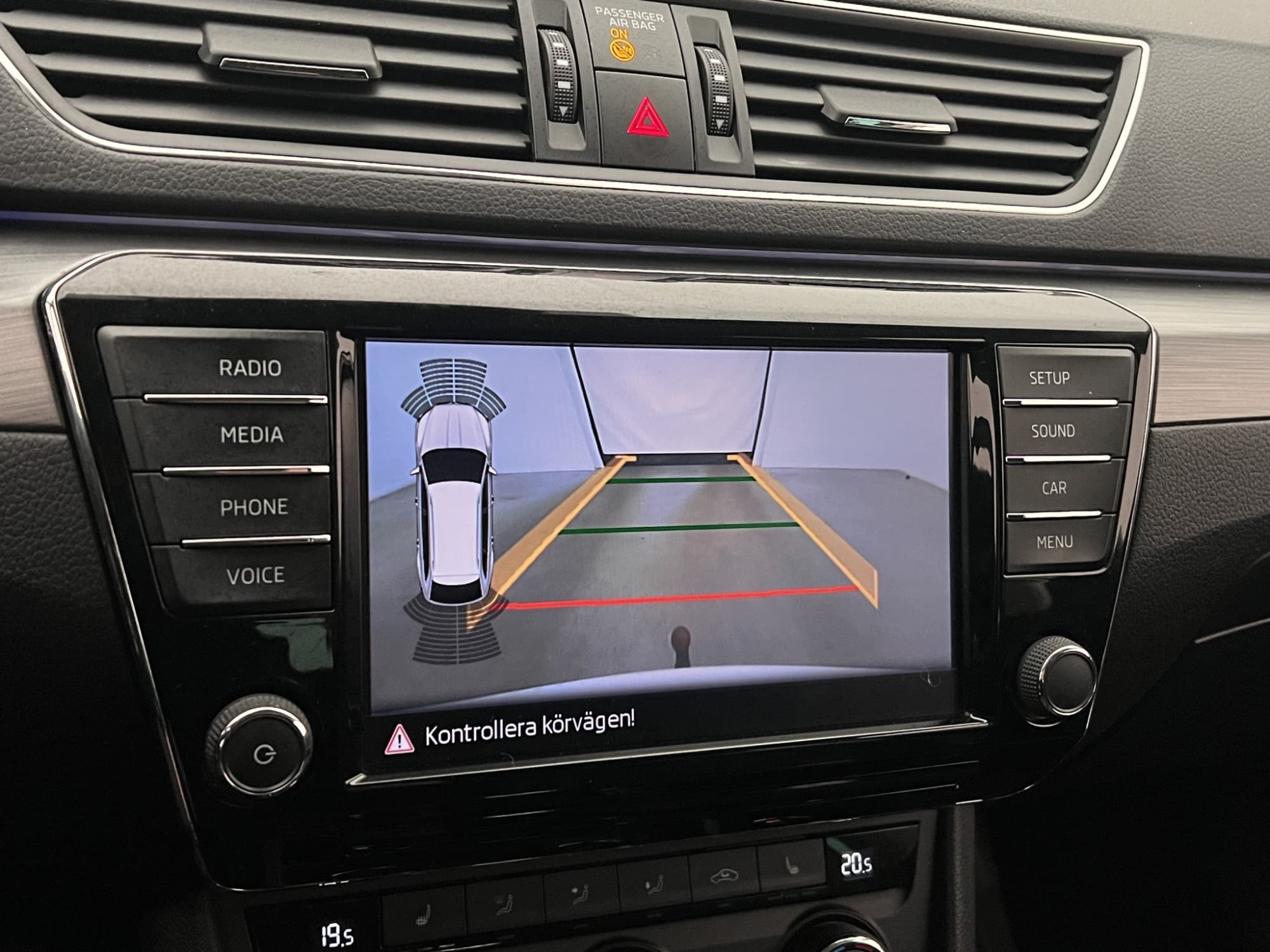 Skoda Superb 2.0 TDI 4X4 190hk Kamera Drag Canton Värmare