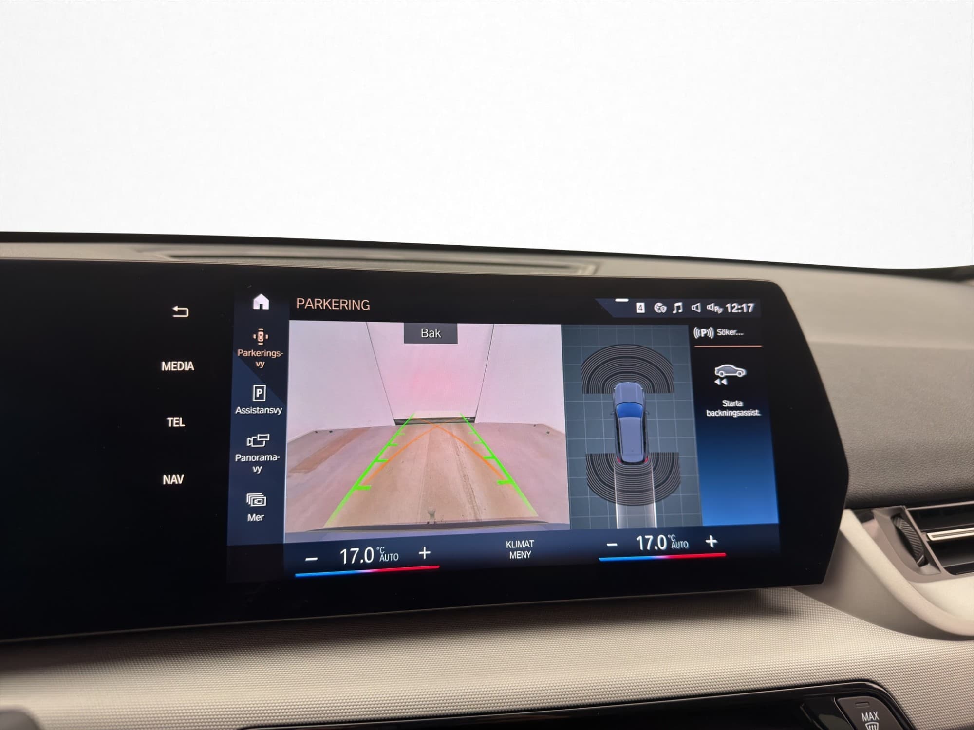 BMW iX1 xDrive30 1 Brukare Kamera Dragkrok CarPlay Navigator