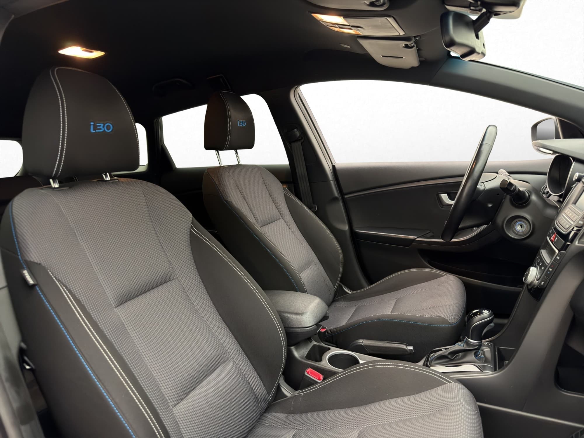 Hyundai i30 1.6 136hk Premium M&K Värmare Sensorer
