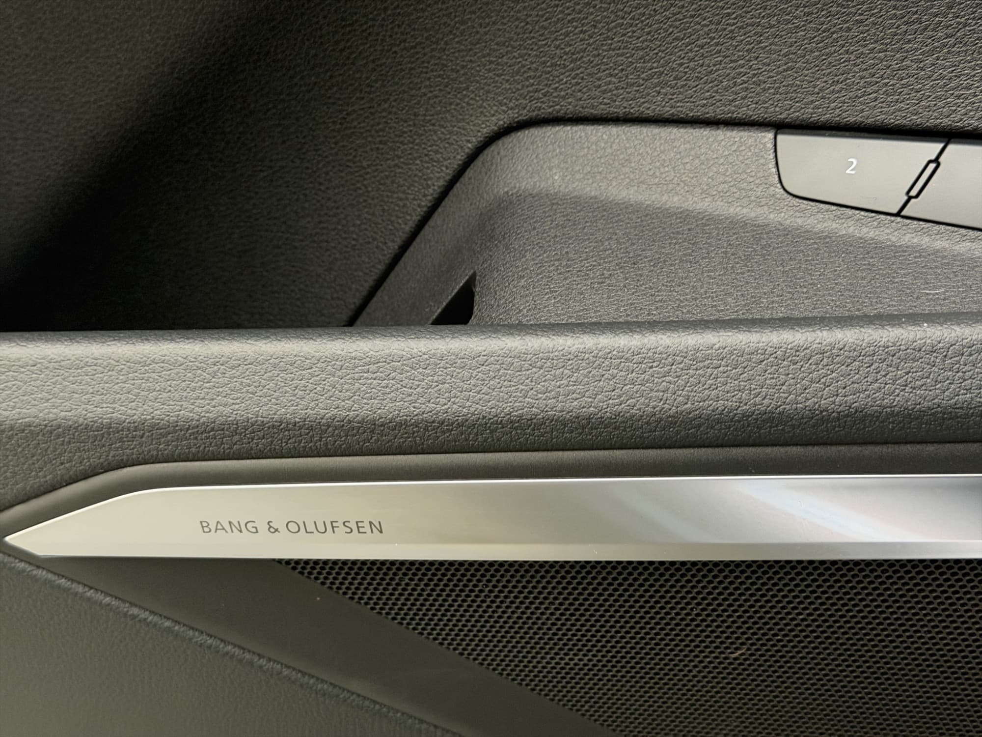 Audi Q8 50 e-tron Quattro 340hk S-Line Pano B&O 360° Drag