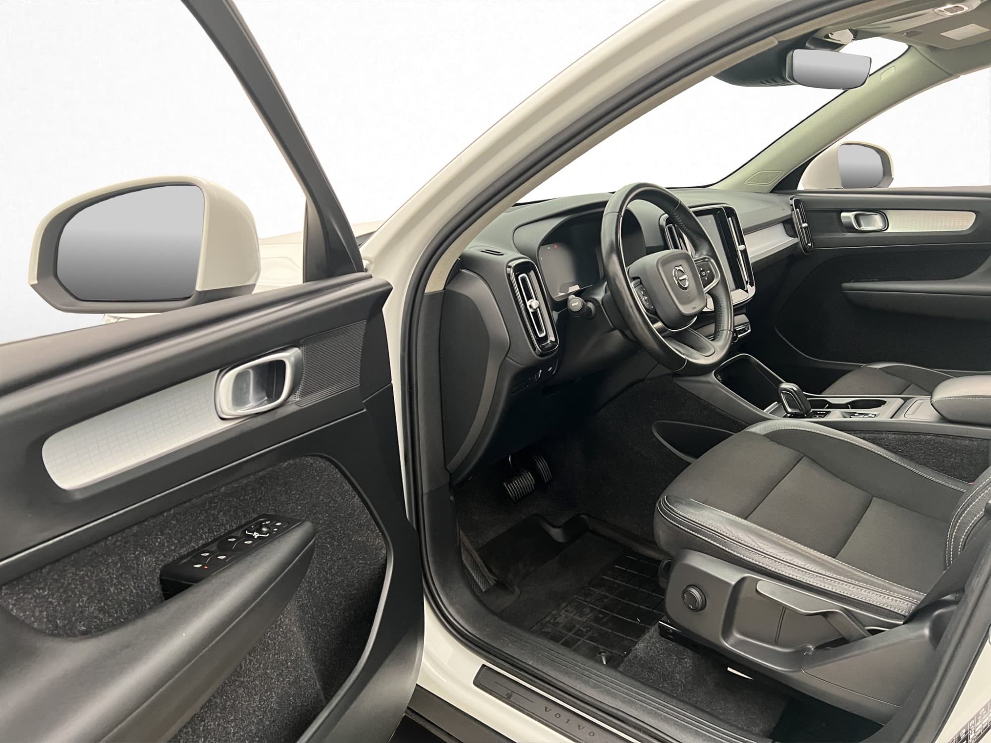 Volvo XC40 D3 150hk Momentum Dragkrok P-sensor Värmare