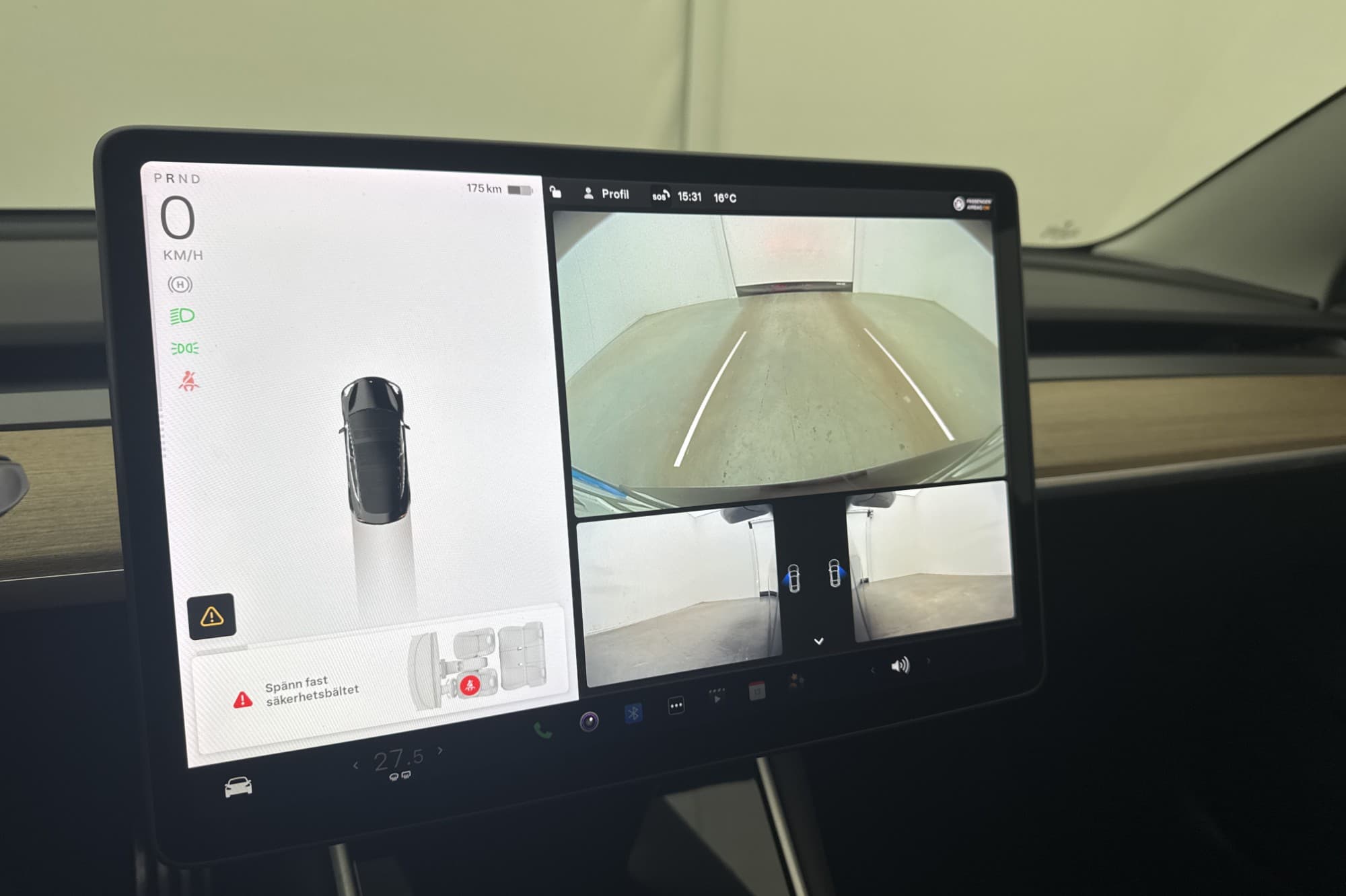 Tesla Model 3 Standard Range Plus Svensksåld Autopilot Pano