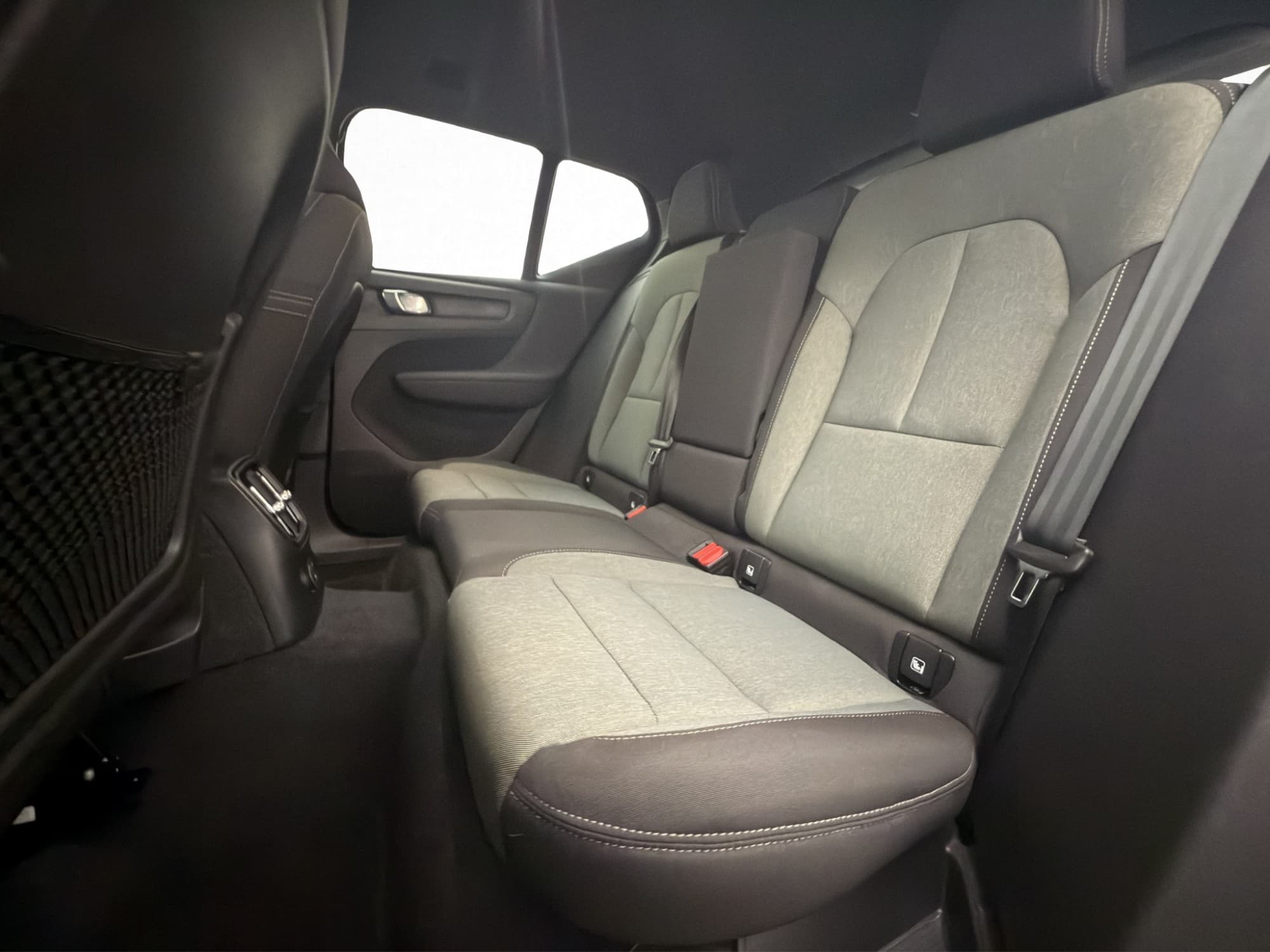 Volvo XC40 Recharge T5 Plus Dark Värm Kamera Elstolar MOMS
