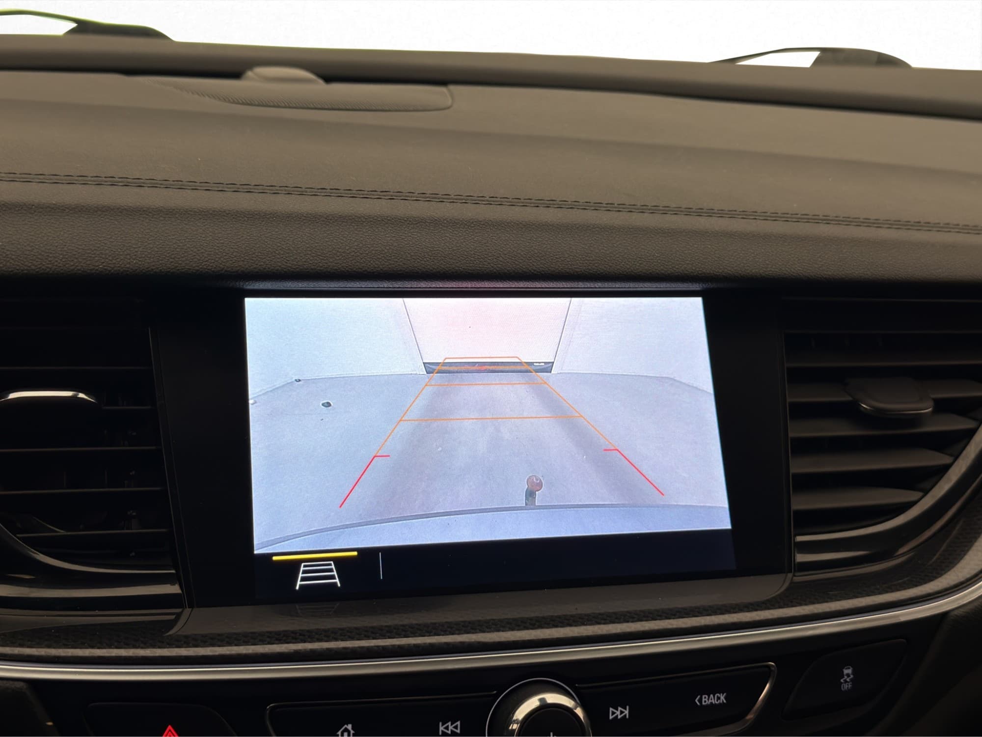 Opel Insignia Sports Tourer 174hk Drag Kamera CarPlay Skinn