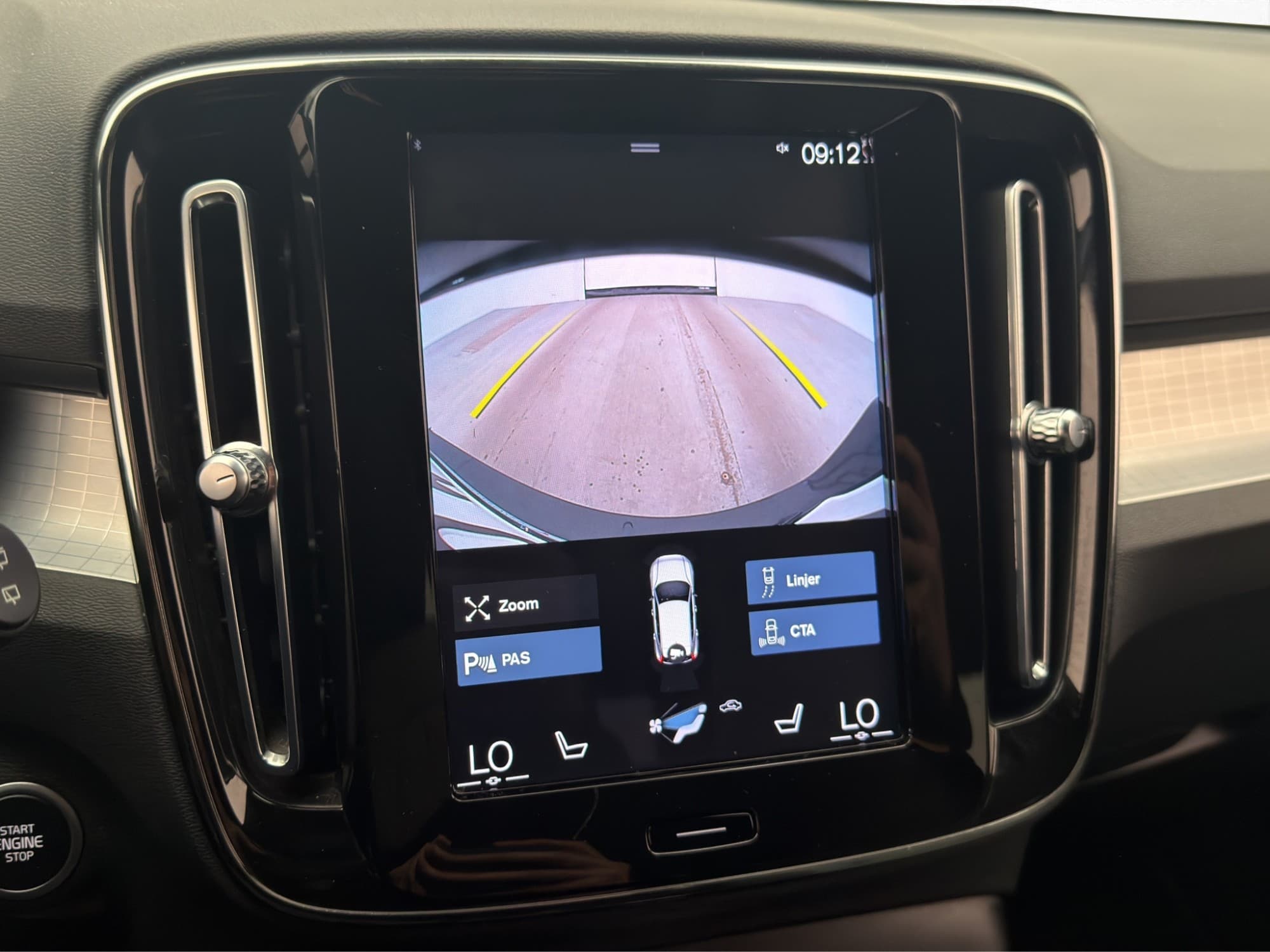 Volvo XC40 Recharge T5 Plus Dark Värm Kamera Elstolar MOMS