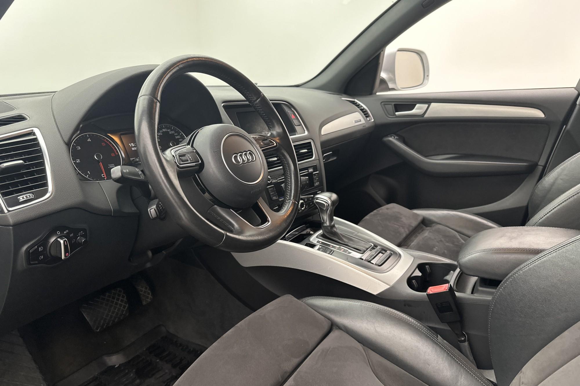 Audi Q5 TDI Quattro 177hk Sport Edt Halvskinn Sensorer Drag