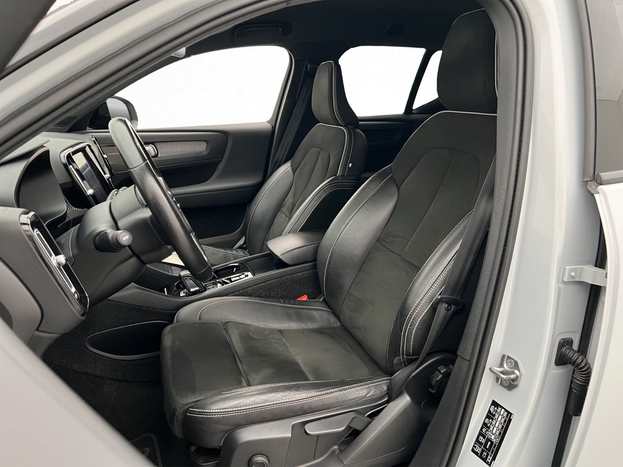 Volvo XC40 Recharge T5 R-Design H/K Värmare Kamera CarPlay