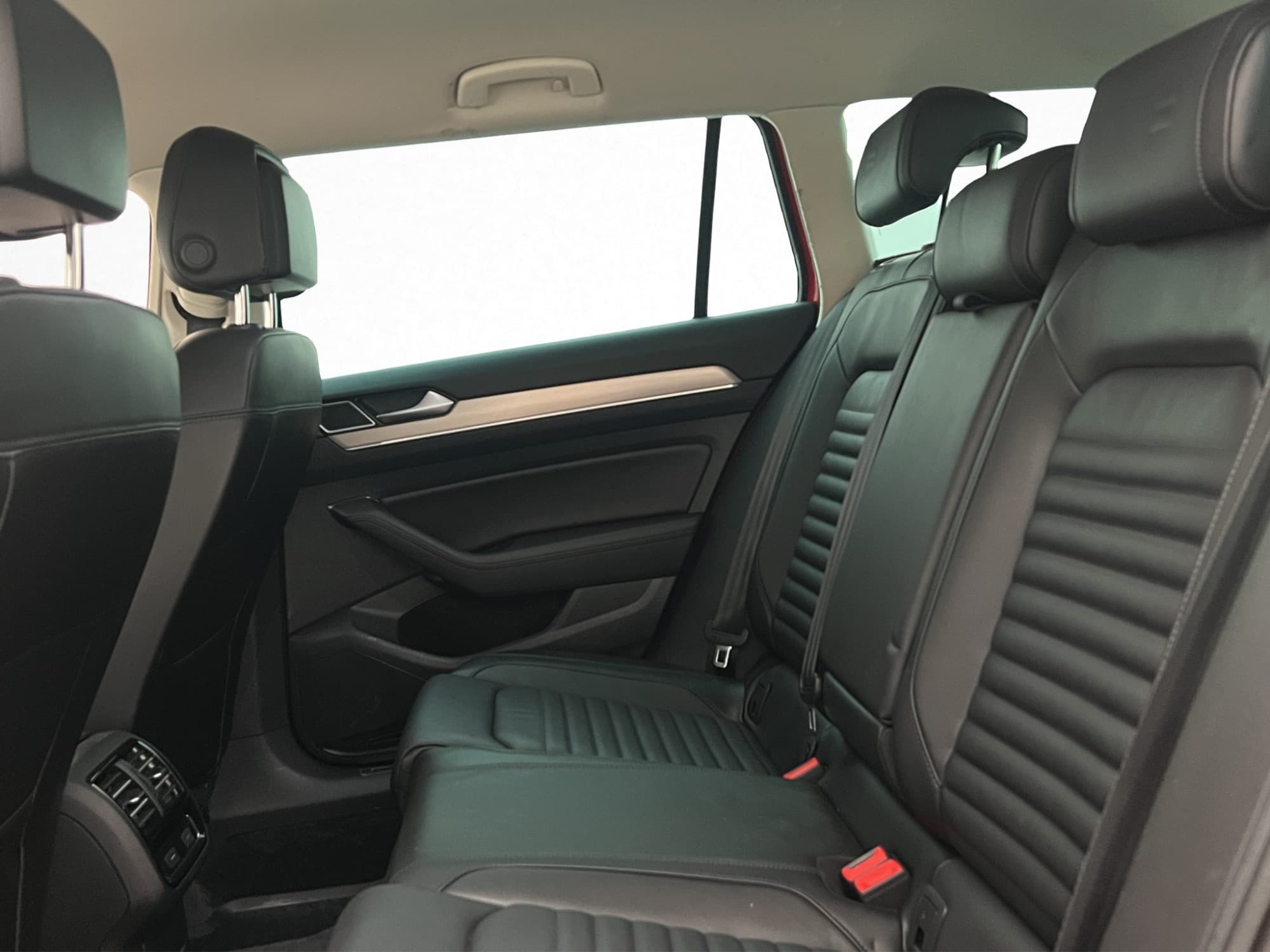 Volkswagen Passat 2.0TDI 4M R-Line Executive Skinn Carplay