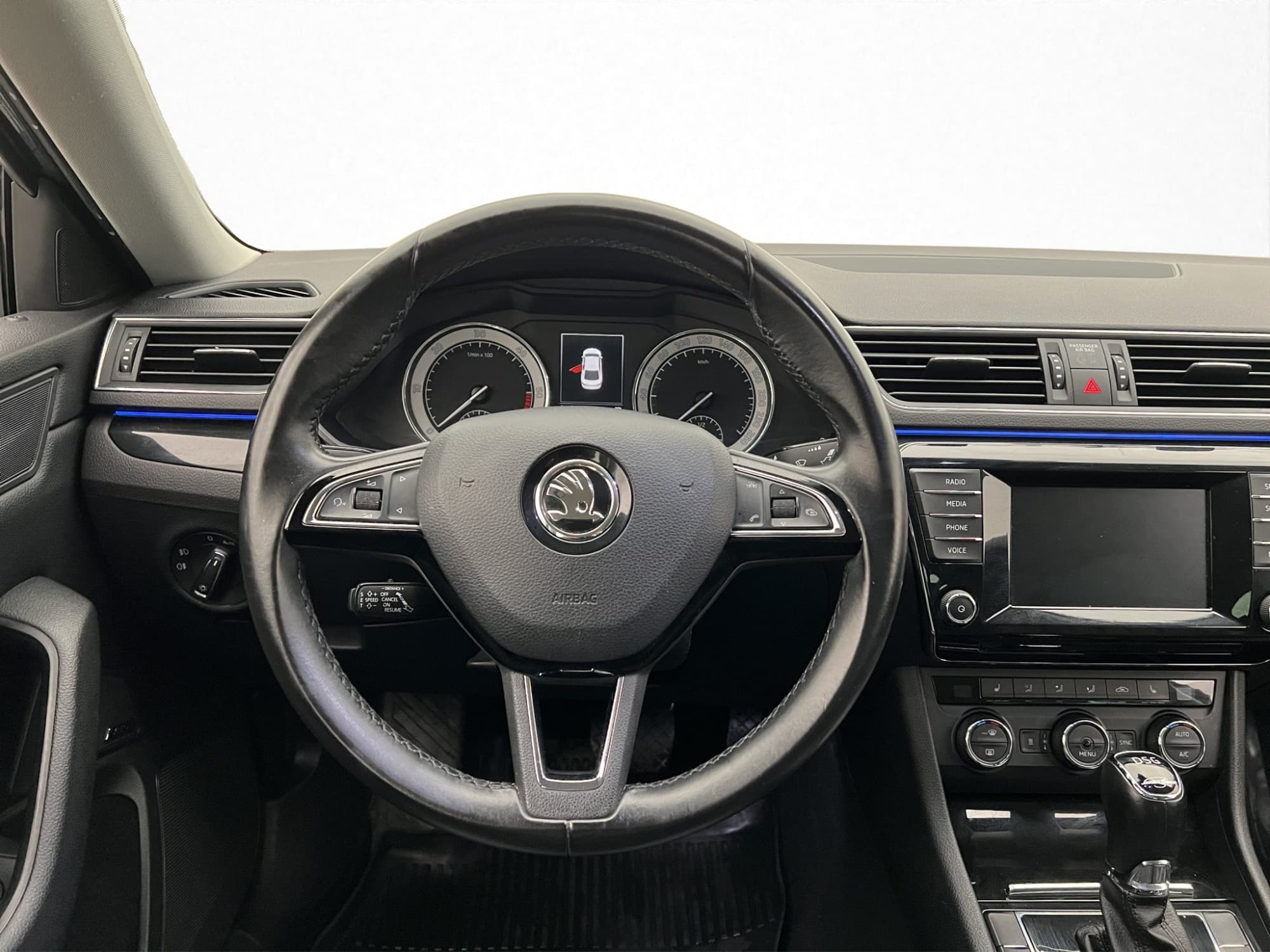 Skoda Superb 190hk L&K Canton D-Värm Skinn Elstolar CarPlay