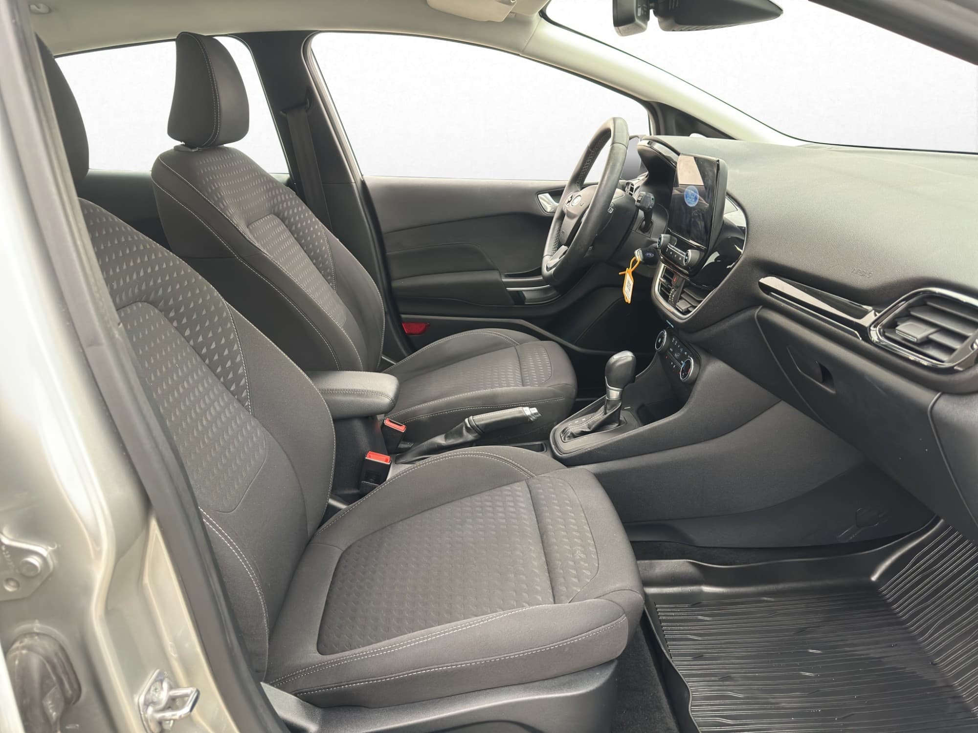 Ford Fiesta 125hk Titanium LED-Ramp P-Sensorer CarPlay