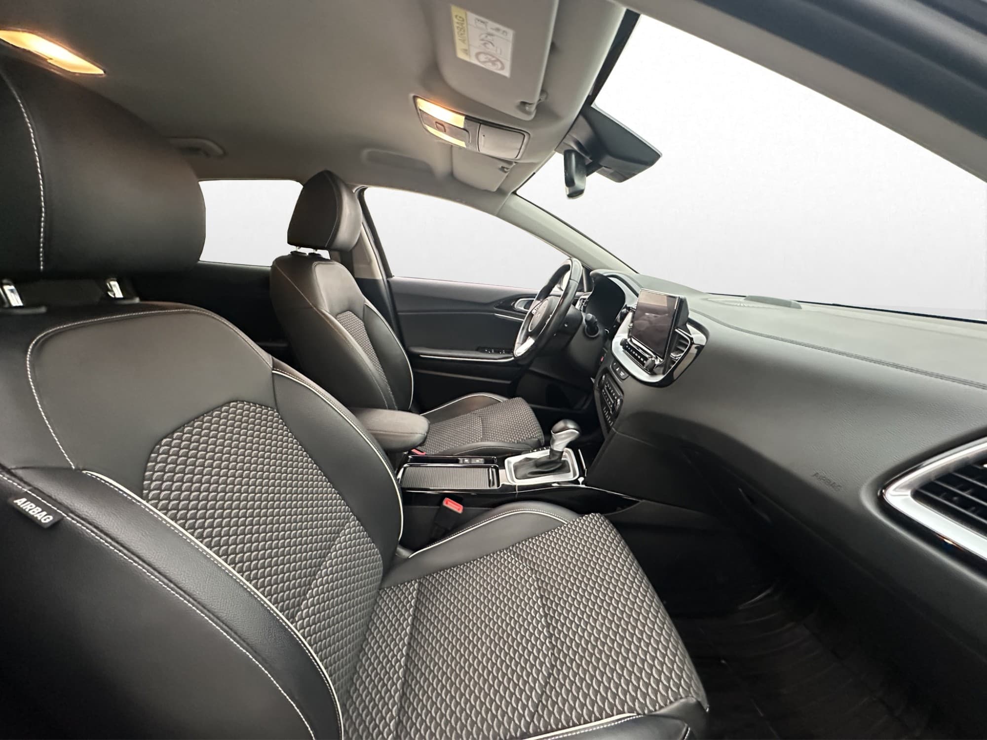 Kia XCeed Plug-in Hybrid 141hk Advance Plus Kamera CarPlay
