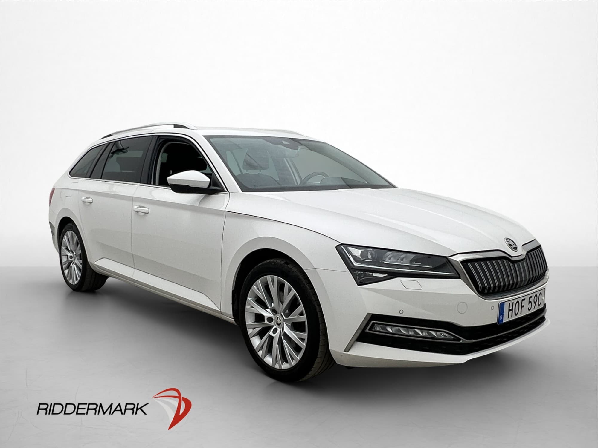 Škoda Superb iV 1.4 218hk Business Cockpit Värm Canton Drag