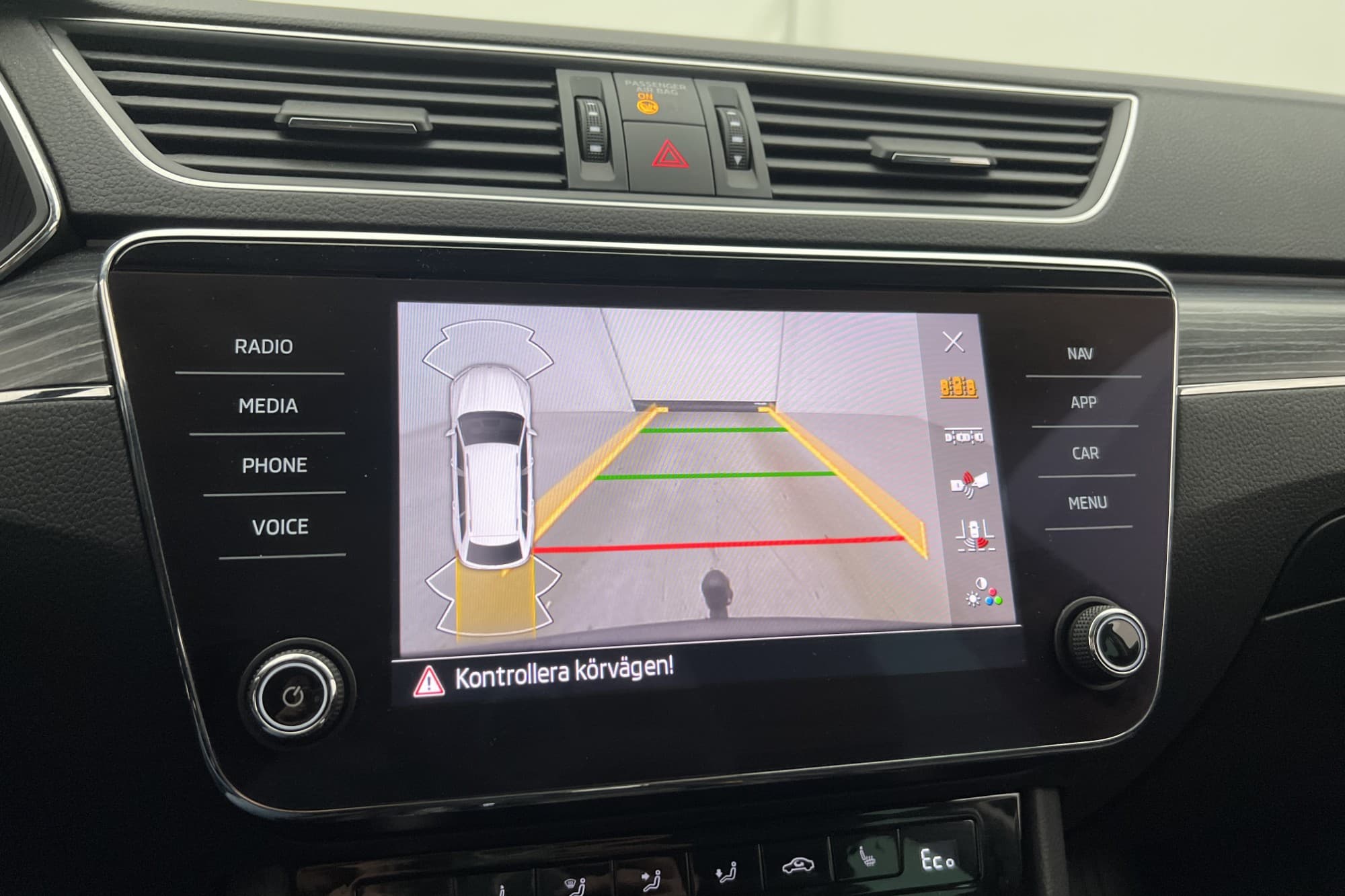 Skoda Superb iV Plug-in Business PVärm Cockpit Drag MOMS