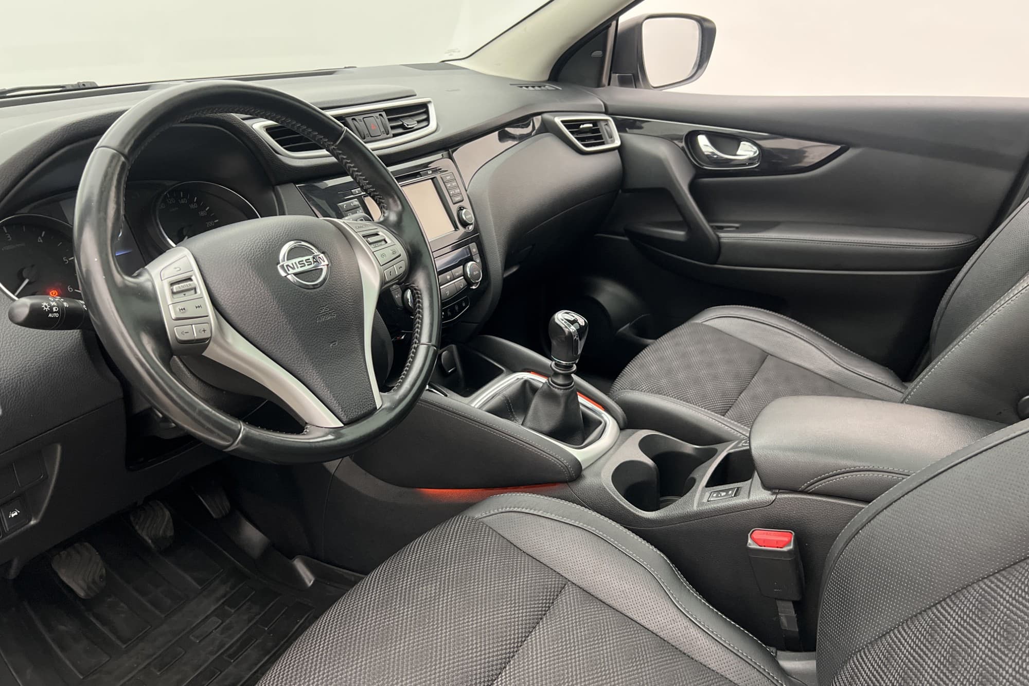 Nissan Qashqai 1.5 dCi 110hk Tekna Panorama 360° Navi