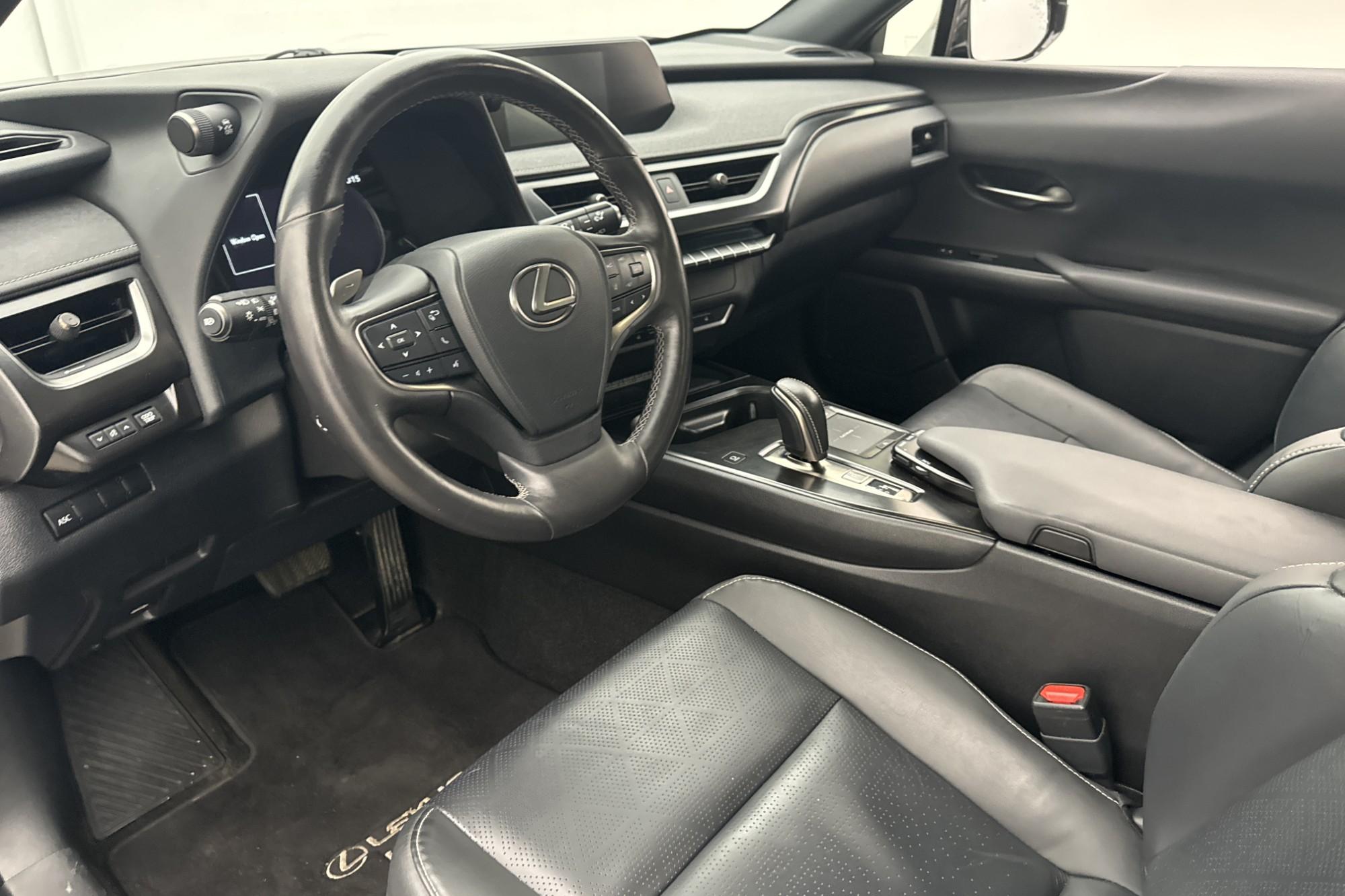 Lexus UX 300e 204hk Premium Kamera Skinn Ca 4,95% Ränta