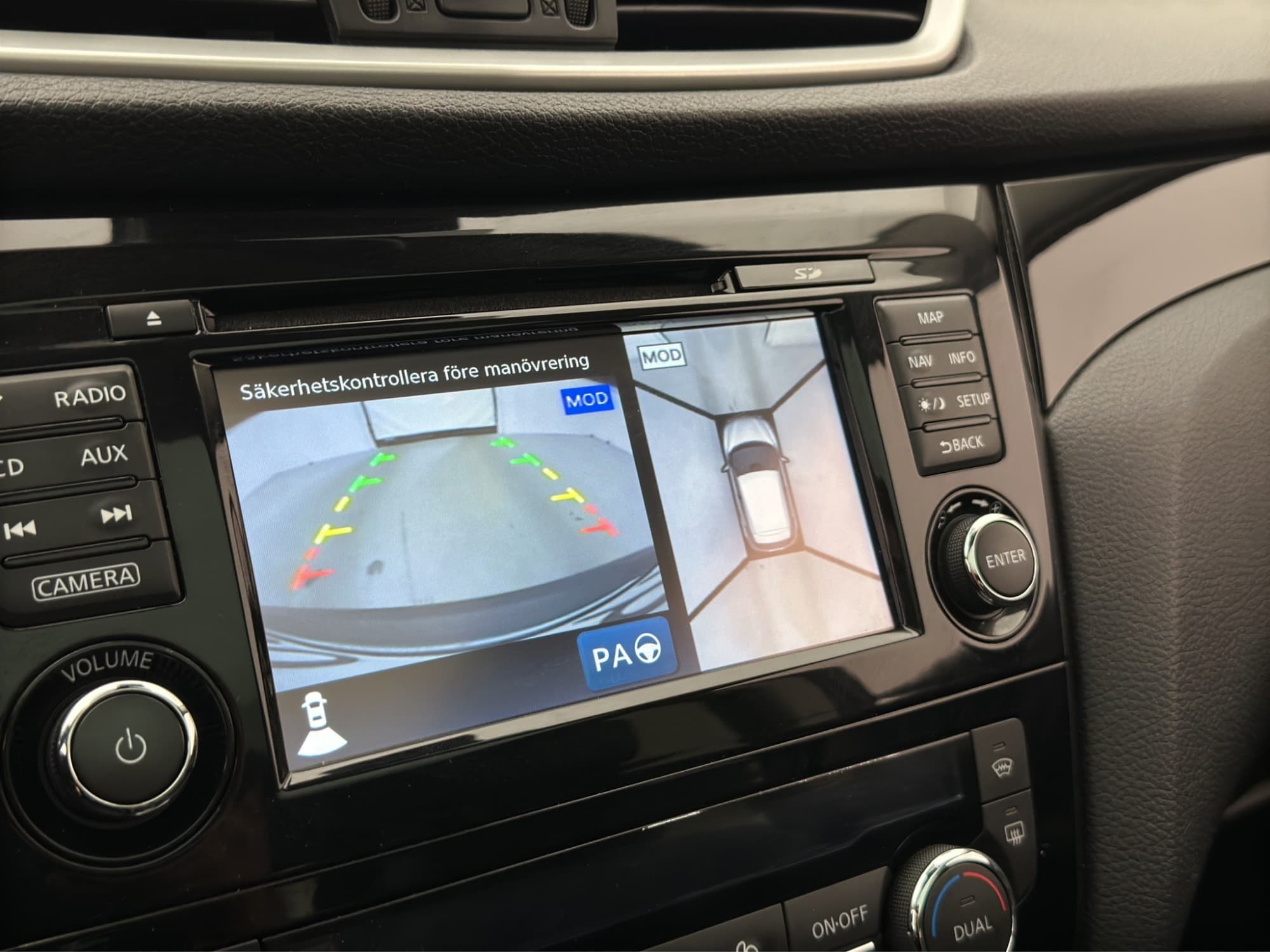 Nissan Qashqai 1.2 115hk Tekna Pano 360° Kamera Navi