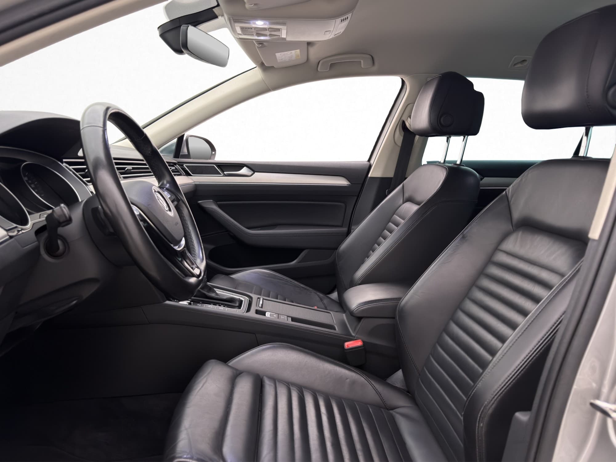 Volkswagen Passat Alltrack TSI 4M 220hk Värmare Skinn Drag